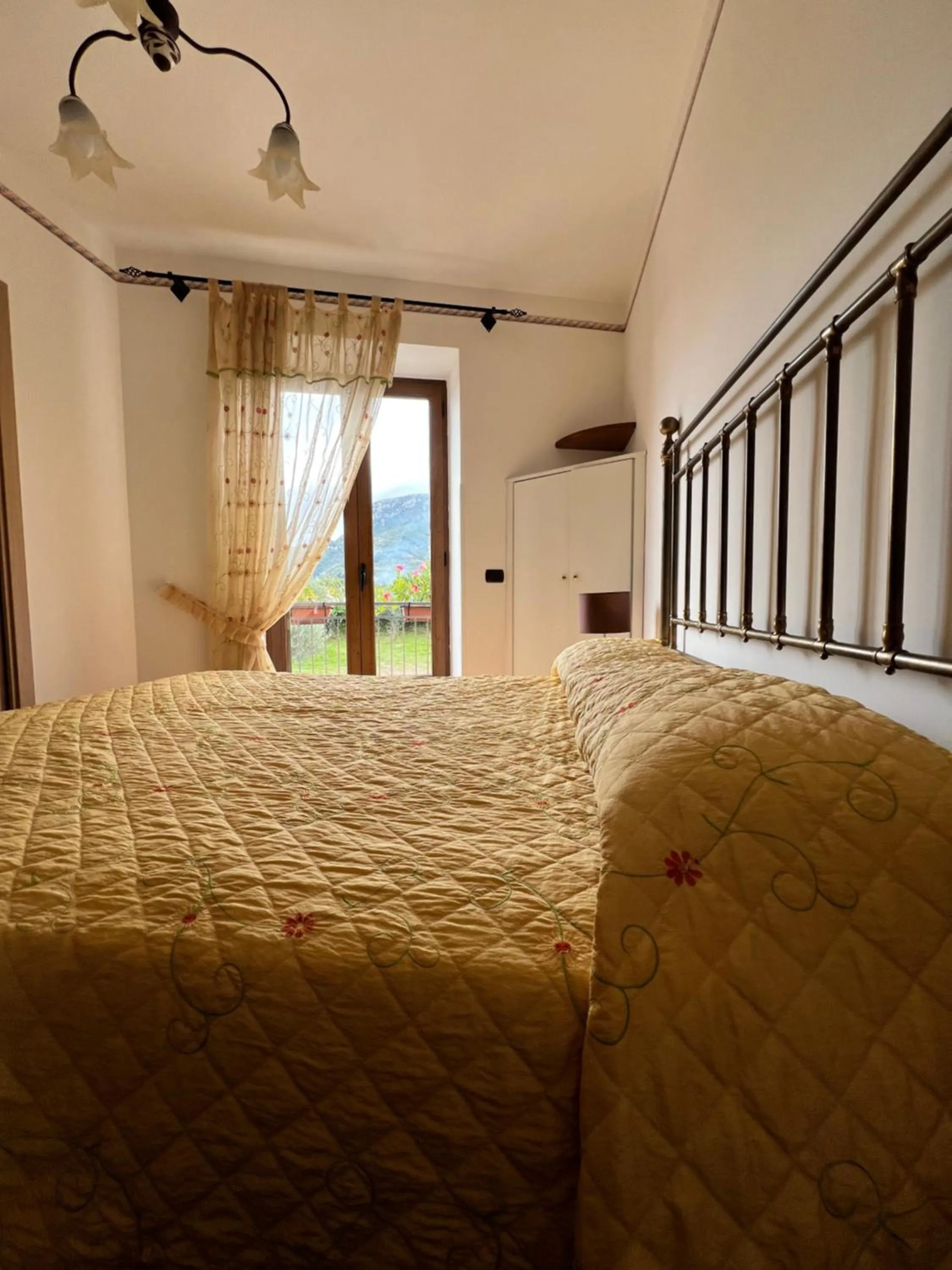 Bed in Villa Donna Fausta