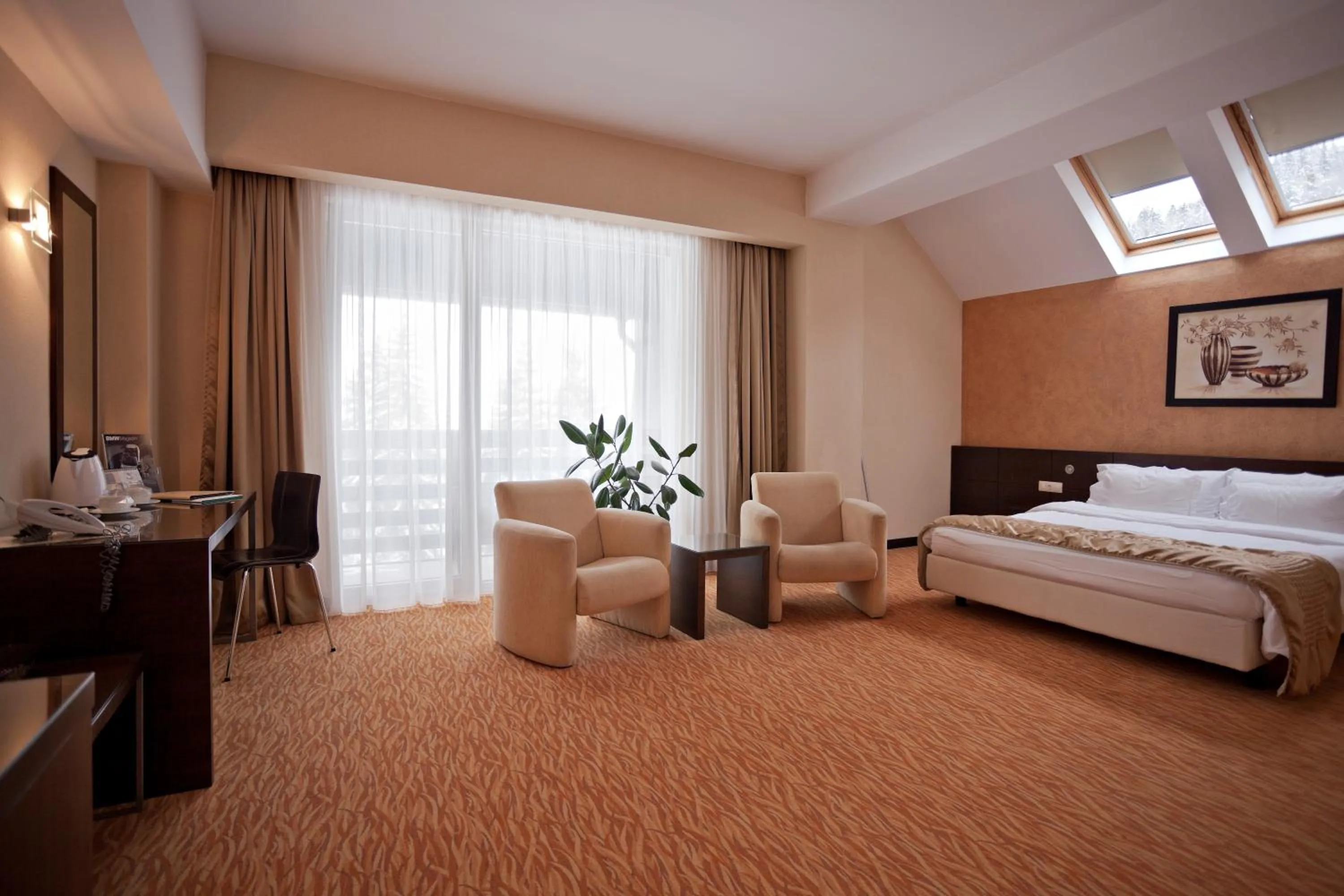 Coffee/tea facilities, Bed in Hotel Clermont