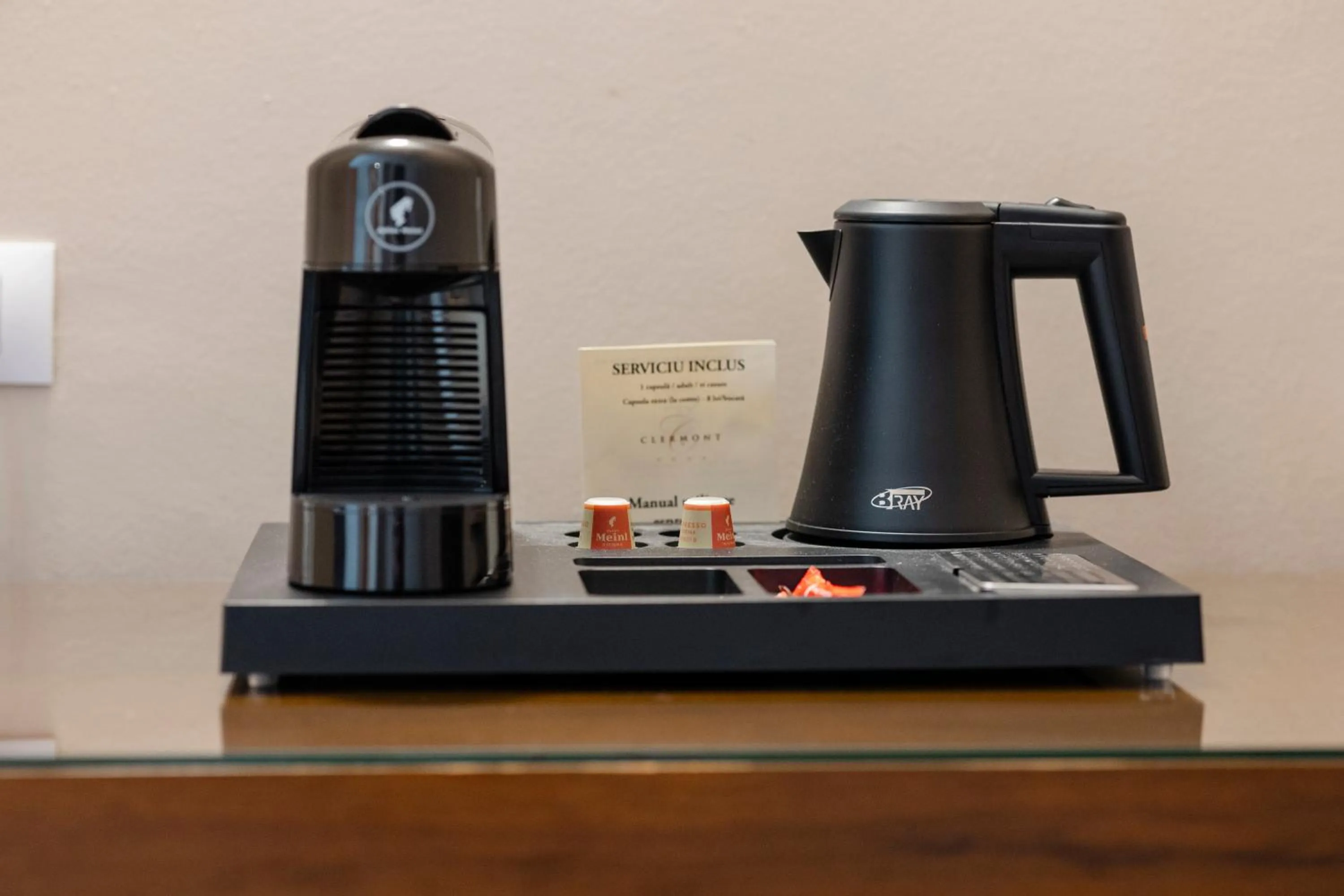Coffee/tea facilities in Hotel Clermont