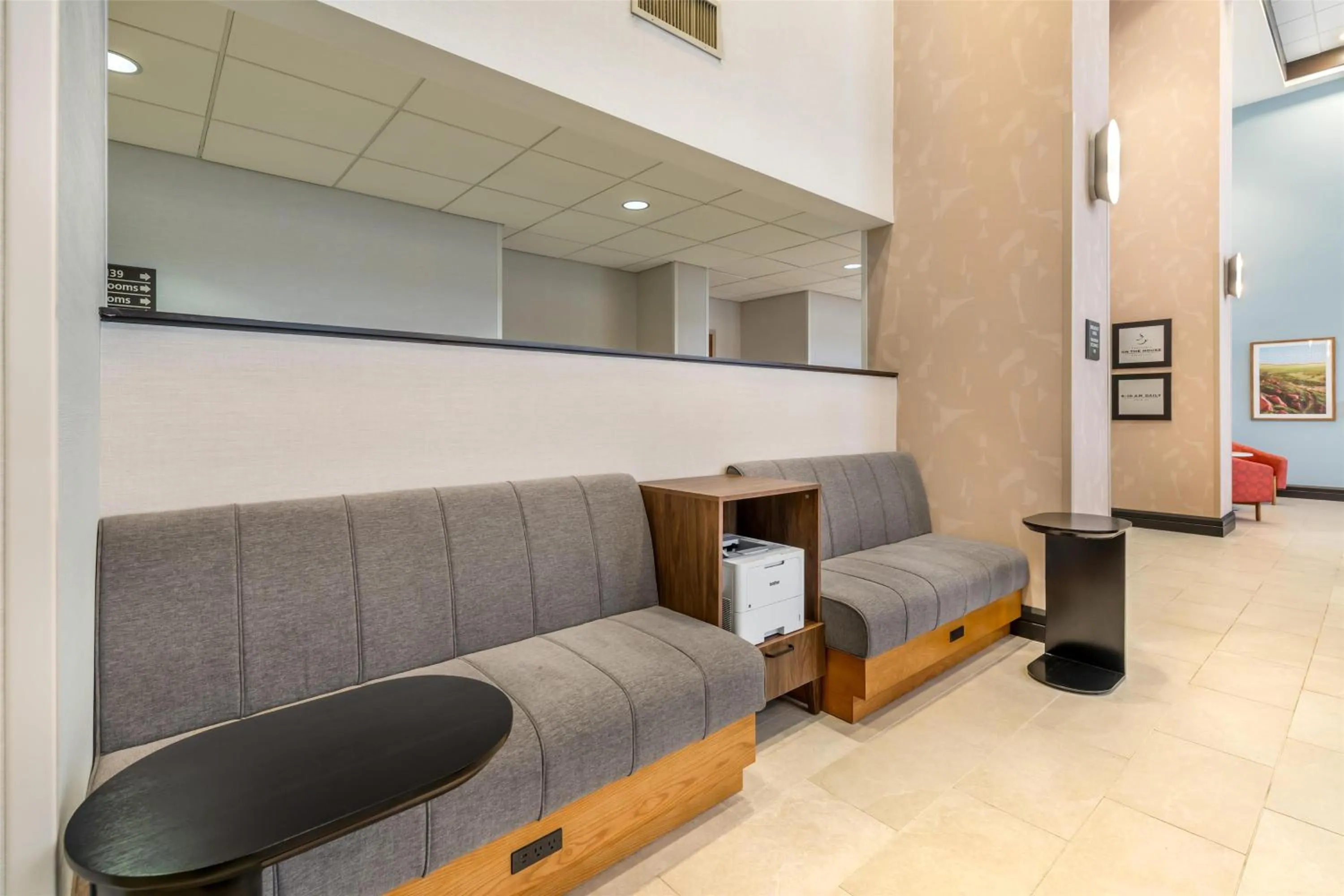 Lobby or reception in Hampton Inn & Suites Moreno Valley