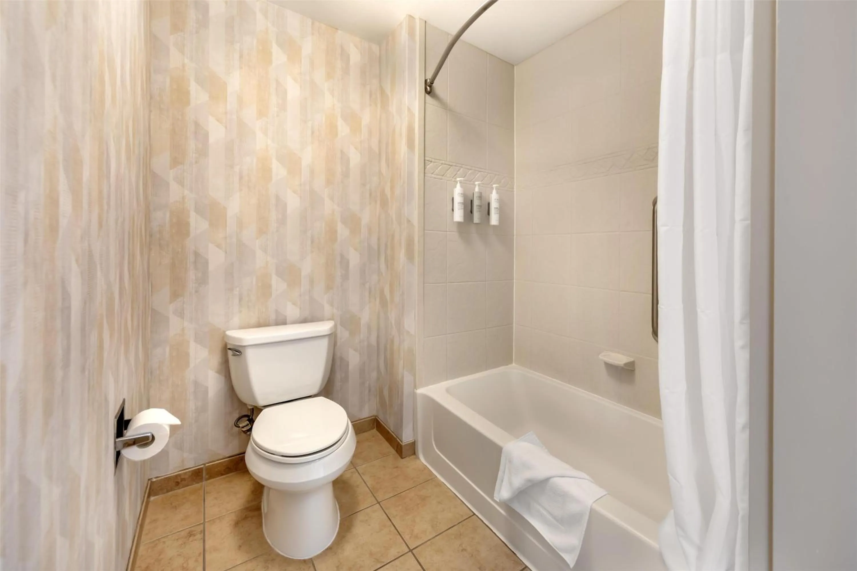 Bathroom in Hampton Inn & Suites Moreno Valley