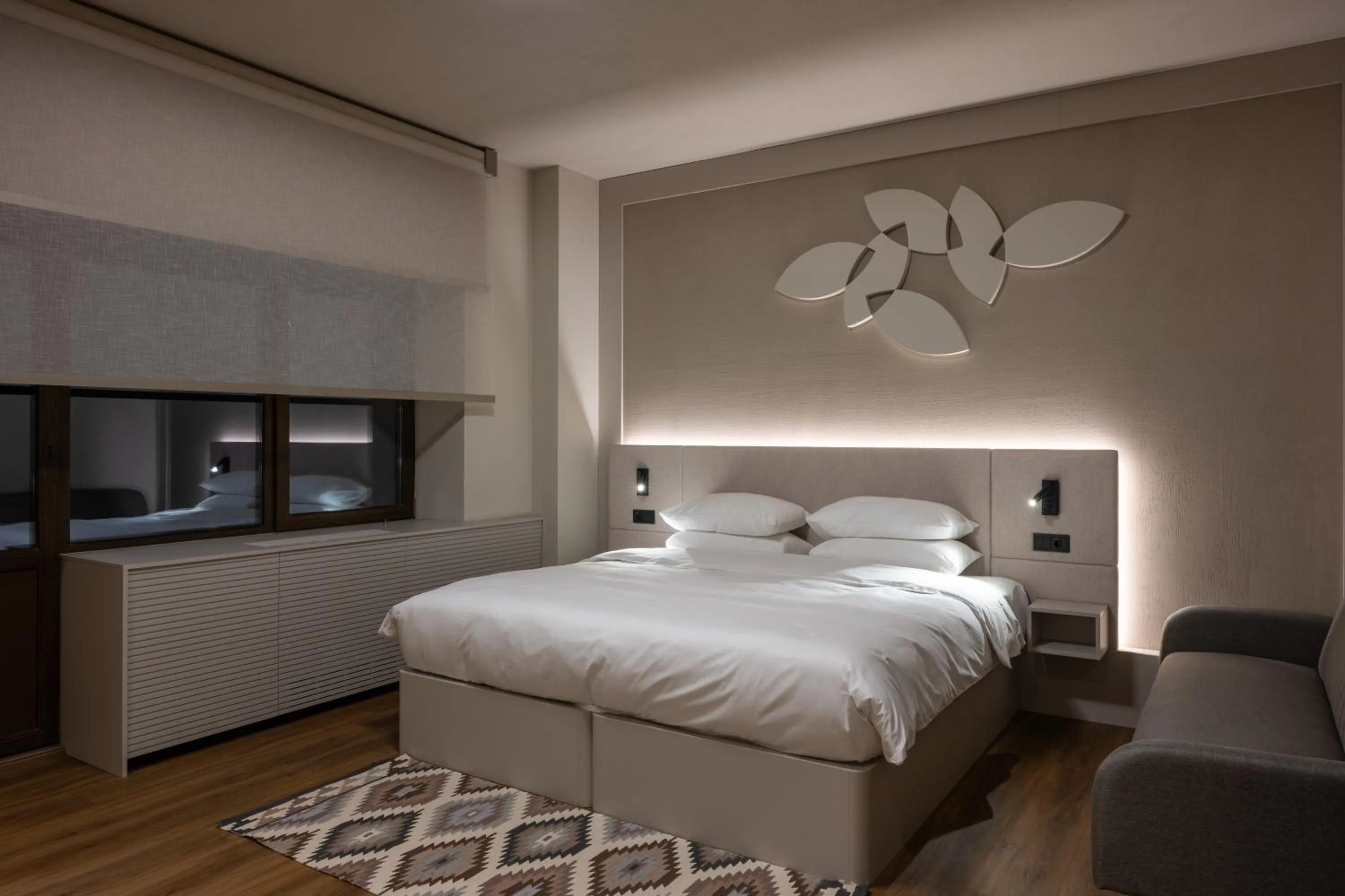 Bed in Mimi Hotel Chisinau Jolly Alon