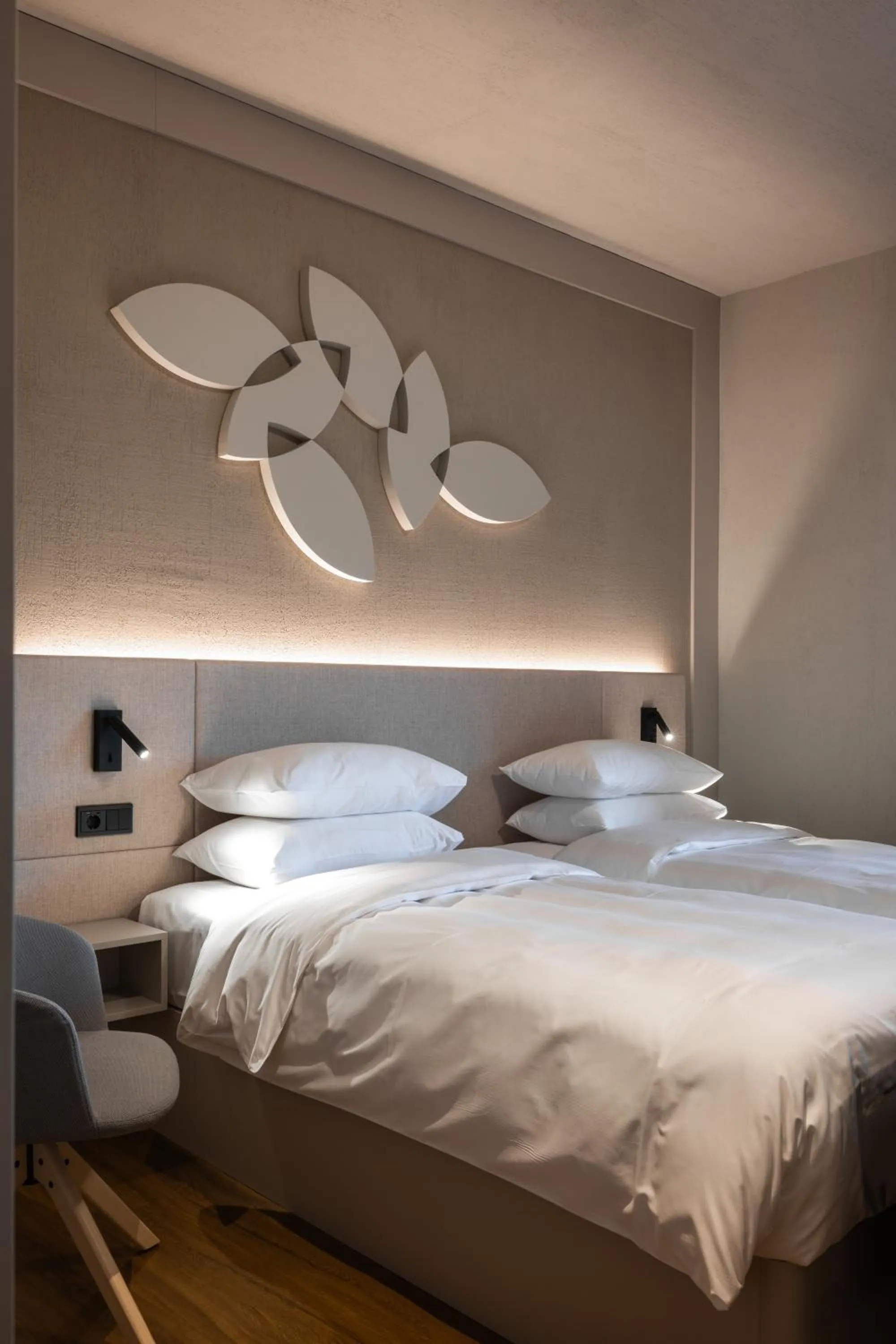 Bed in Mimi Hotel Chisinau Jolly Alon