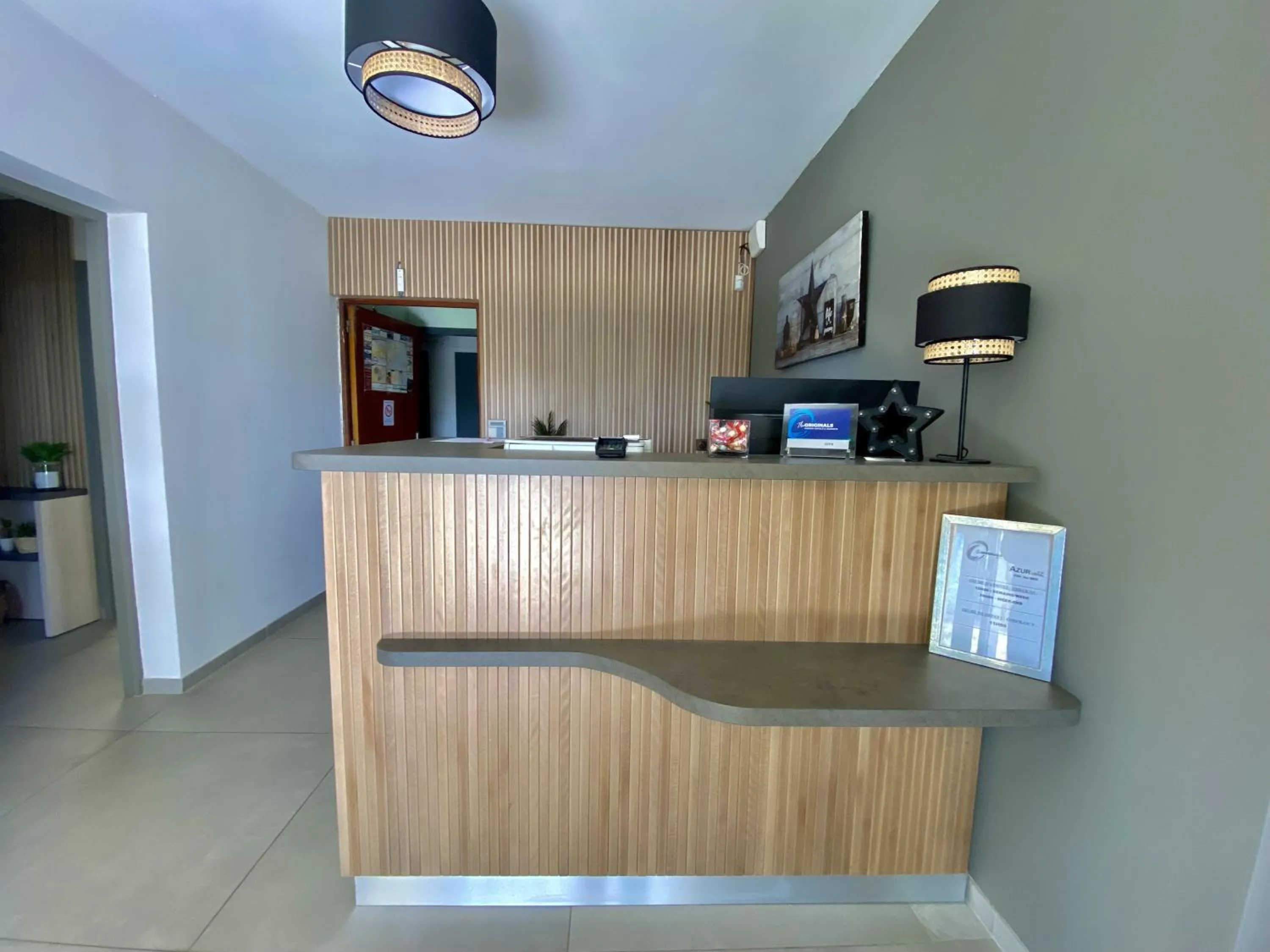 Lobby or reception in The Originals City, Hôtel Azur, Fos-sur-Mer