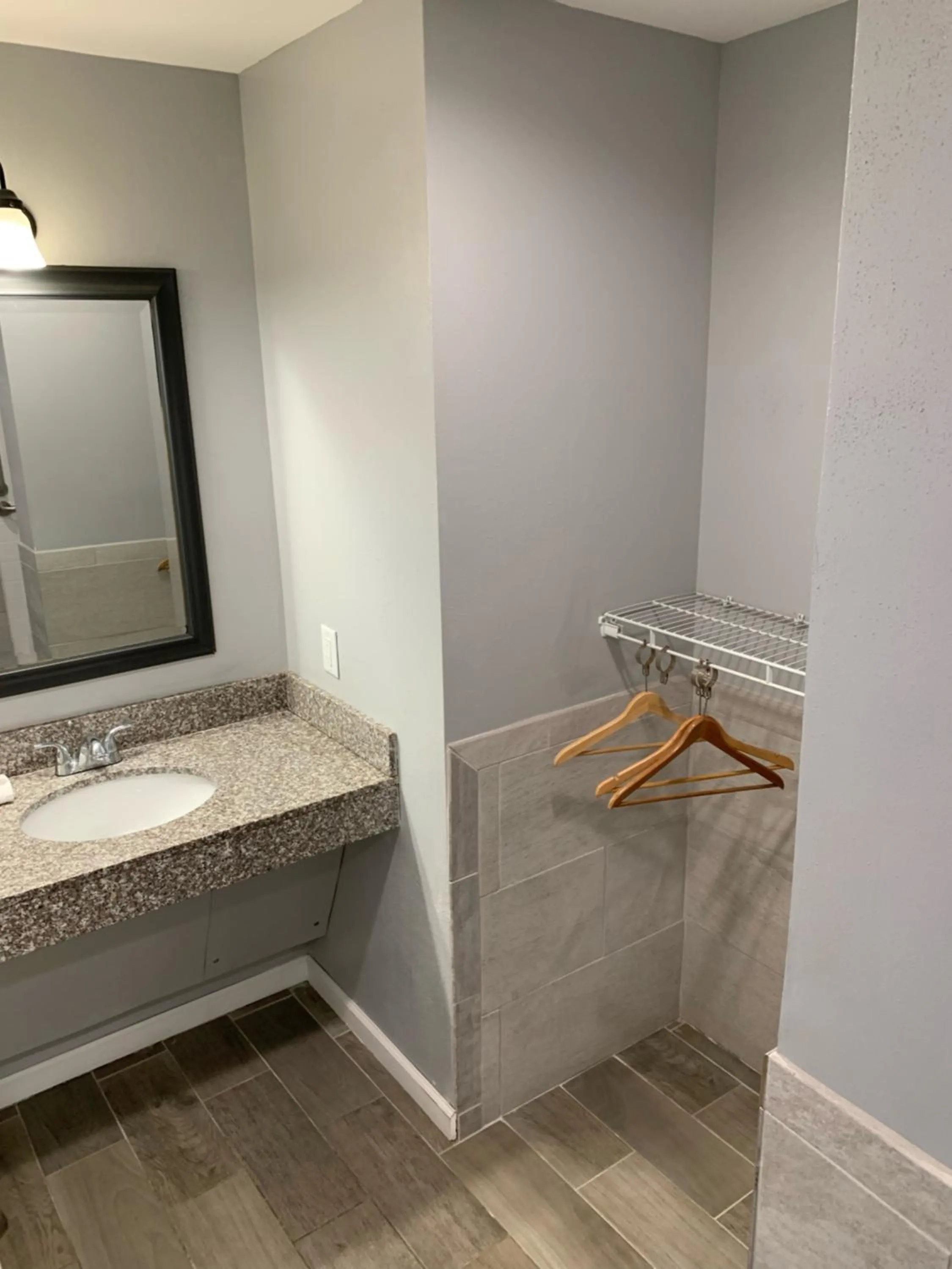 Alpine Inn & Suites Rockford