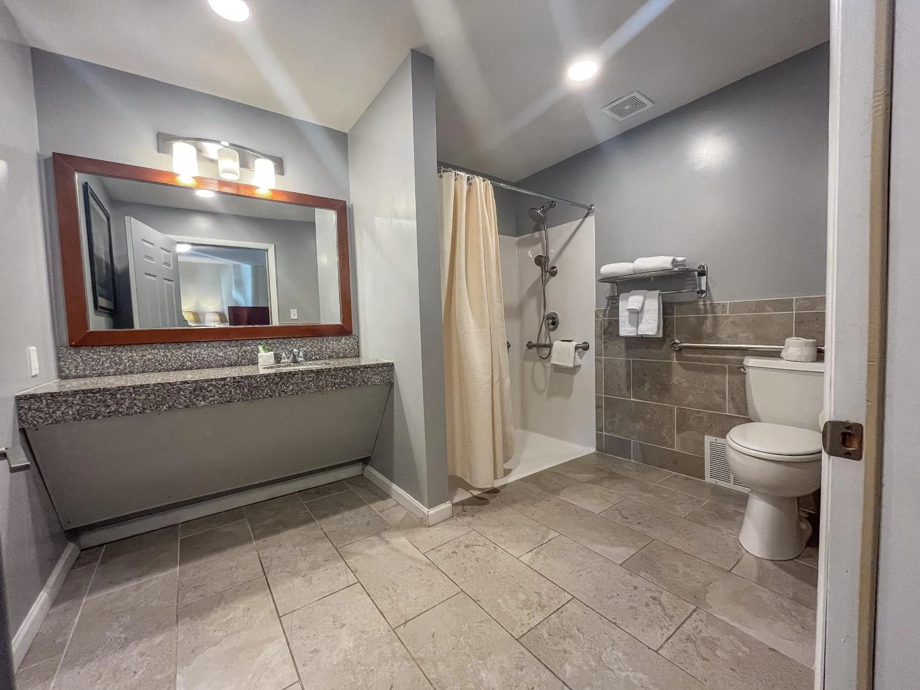 Alpine Inn & Suites Rockford