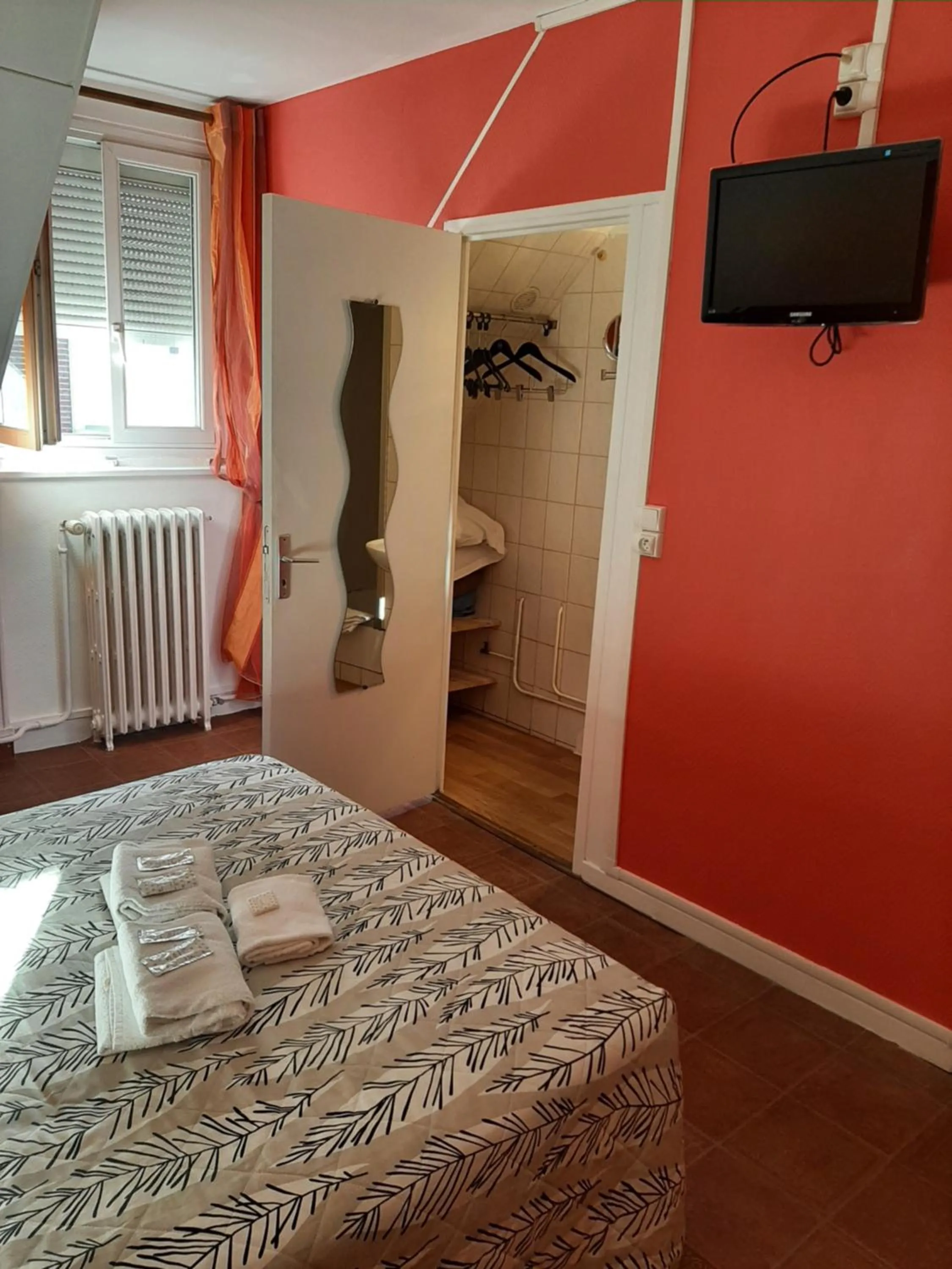 Bed in Hotel du Cygne