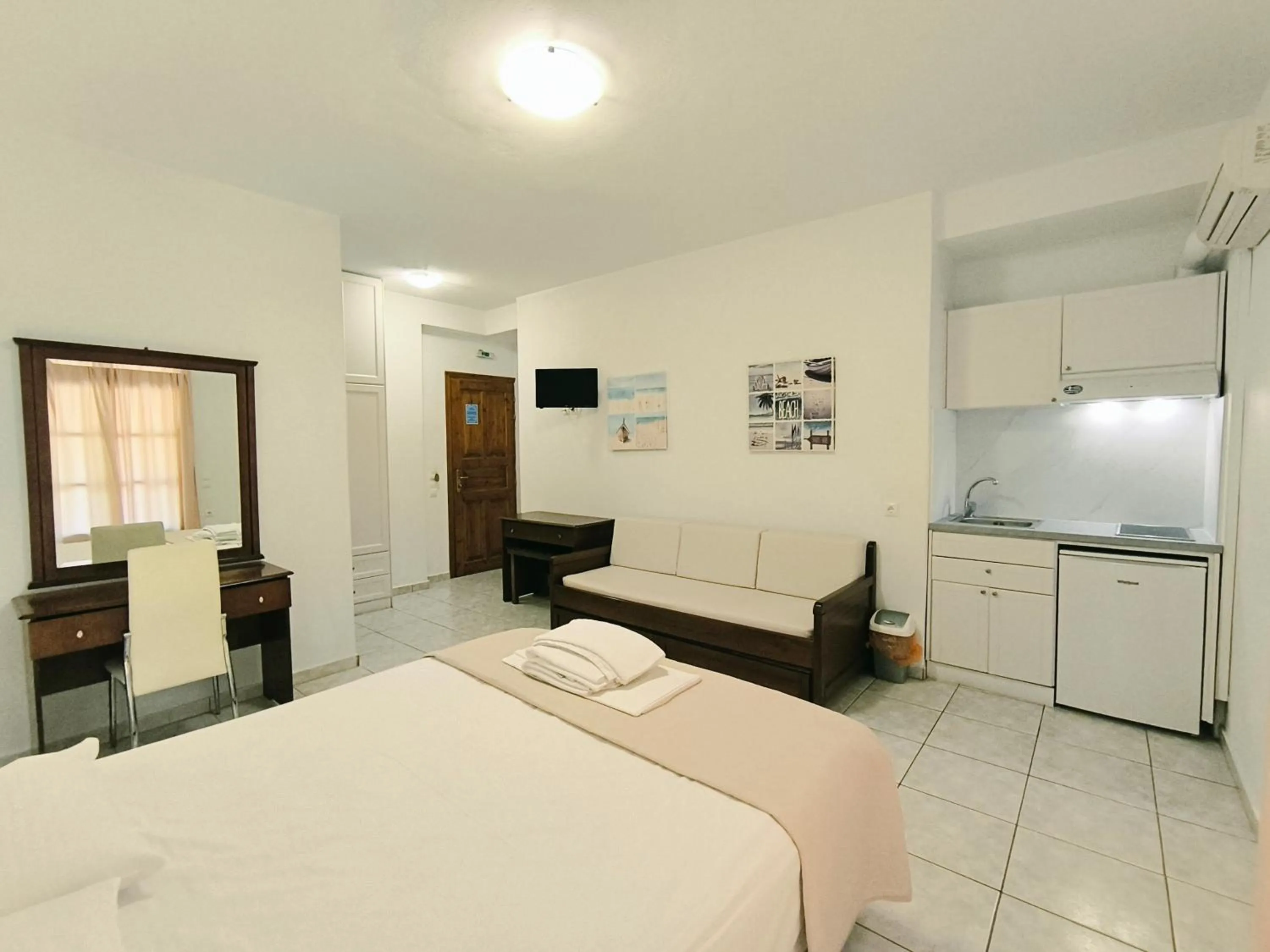 Property building, Bed in Anna Maria - Vanessa Apartments