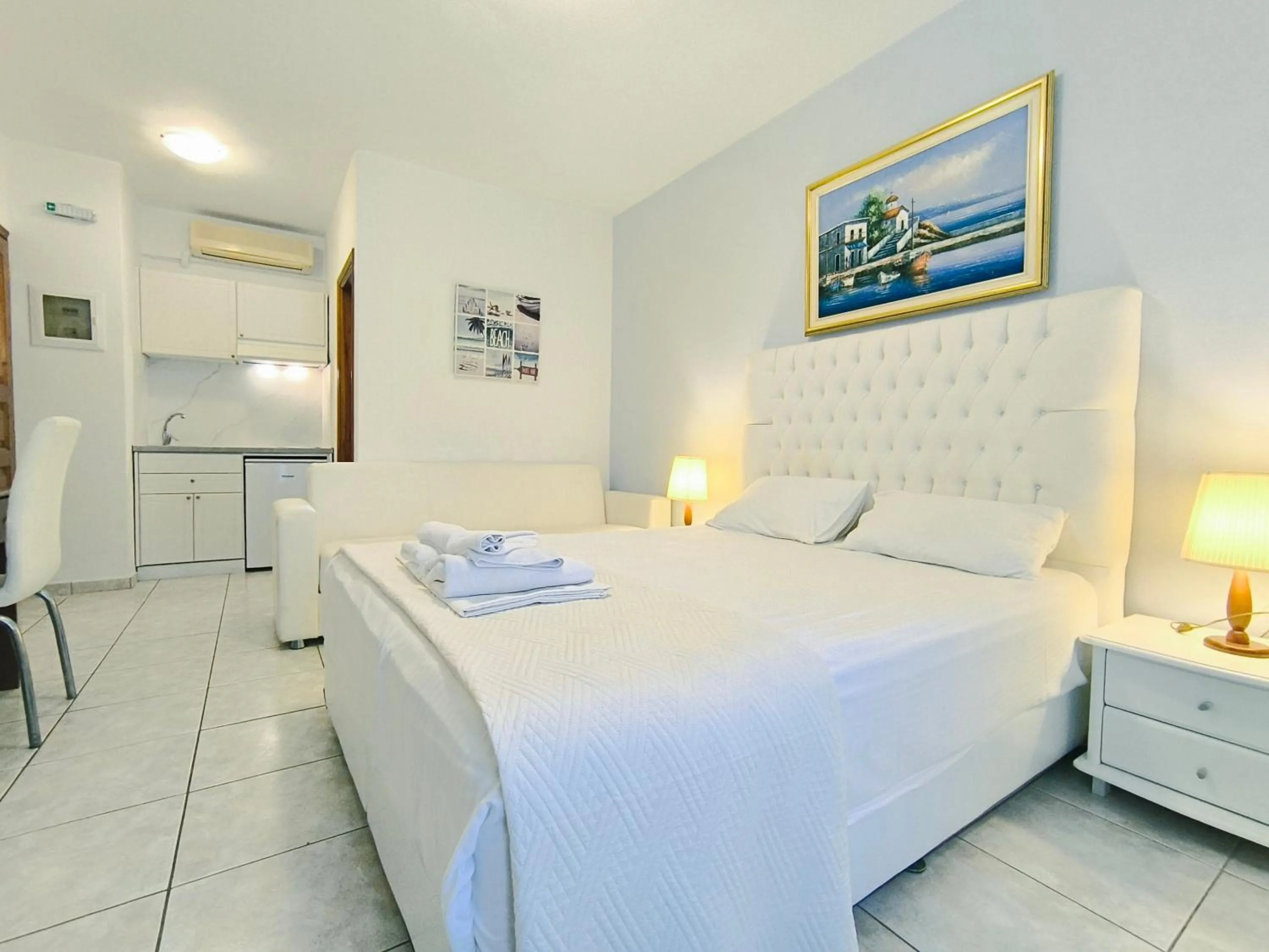 Property building, Bed in Anna Maria - Vanessa Apartments