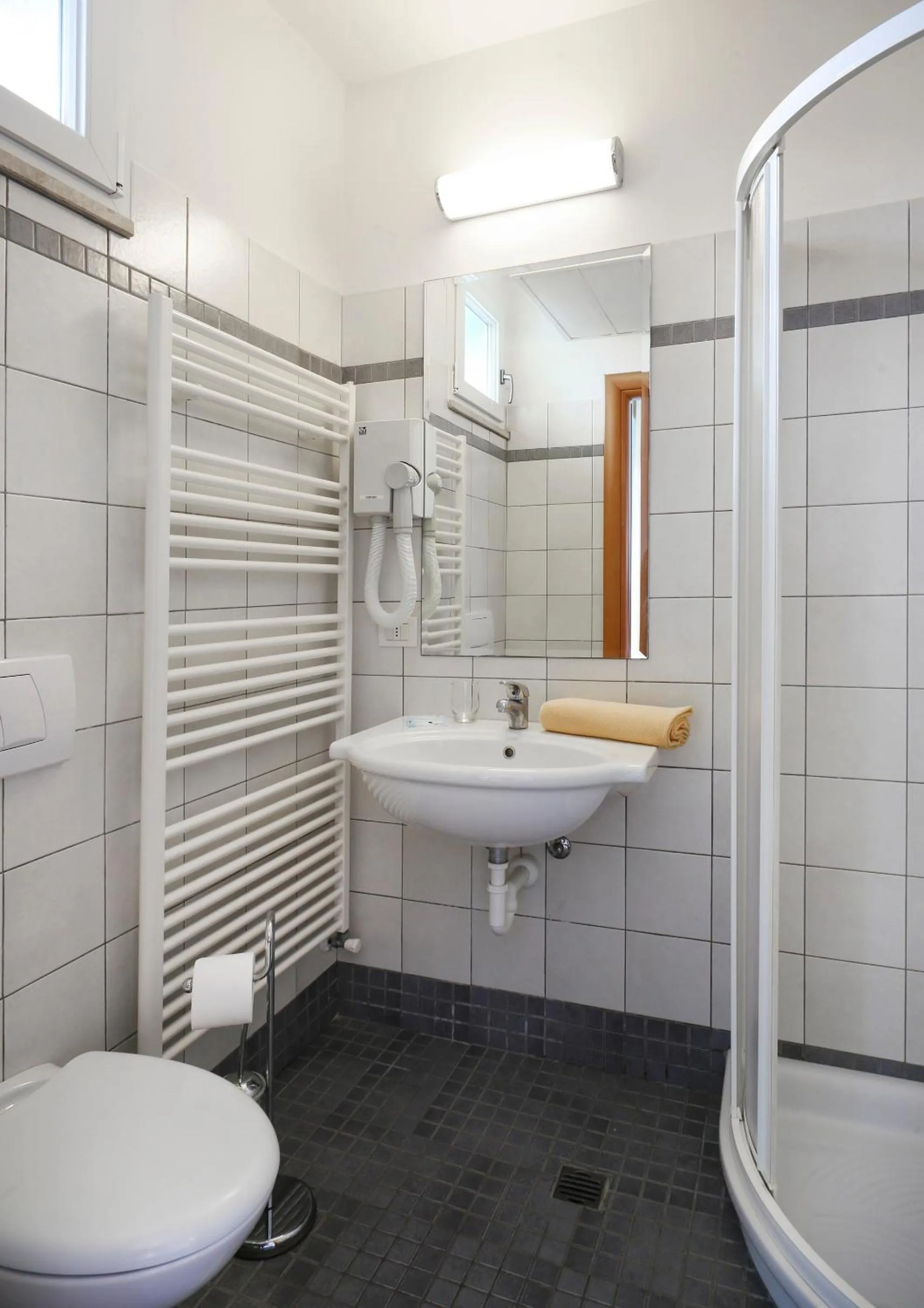 Bathroom in Hotel Iones