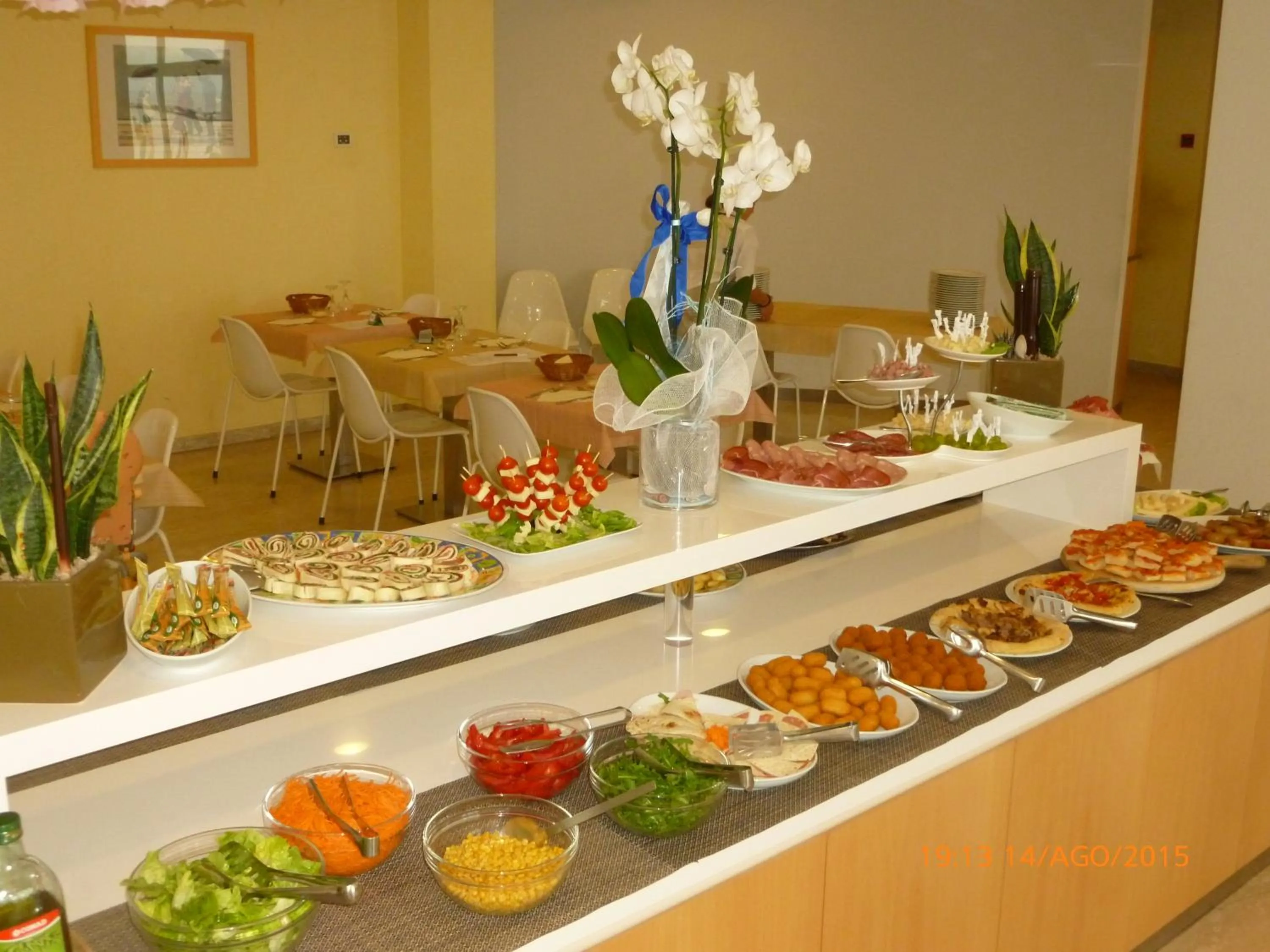 Food and drinks in Hotel Iones