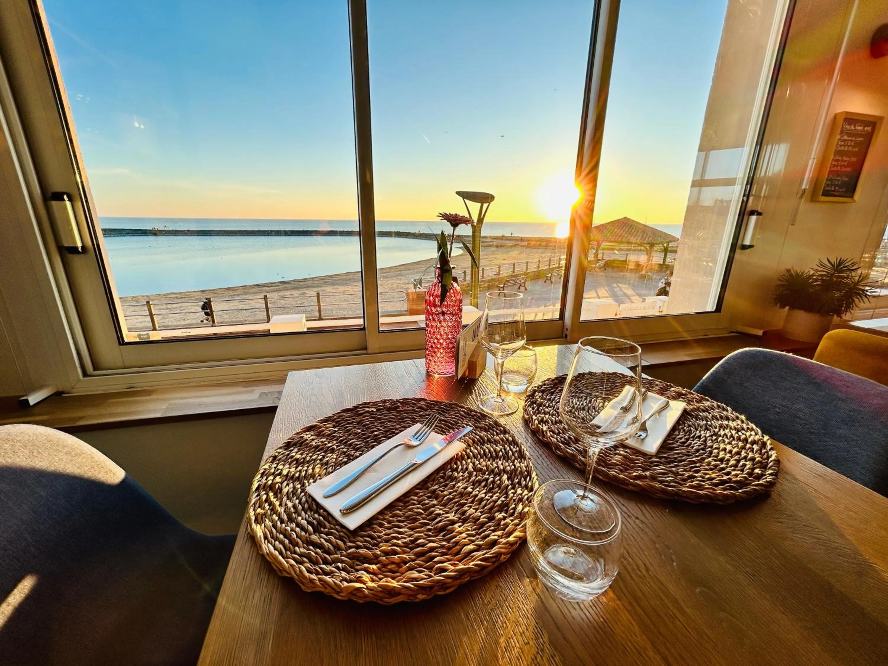 Restaurant/places to eat in Hôtel de charme & SPA Le Grand Large