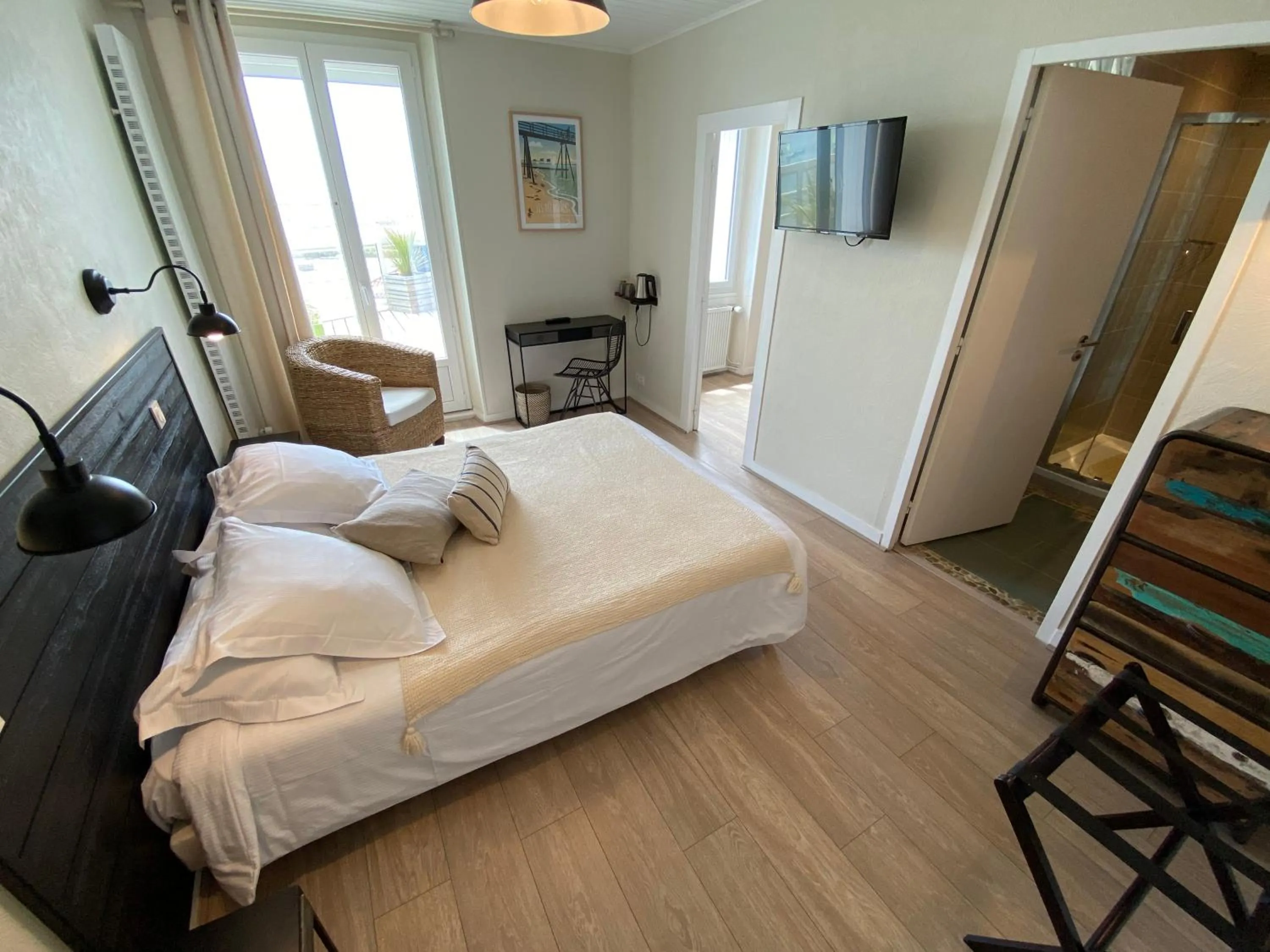 Bedroom, Bed in Hôtel de charme & SPA Le Grand Large