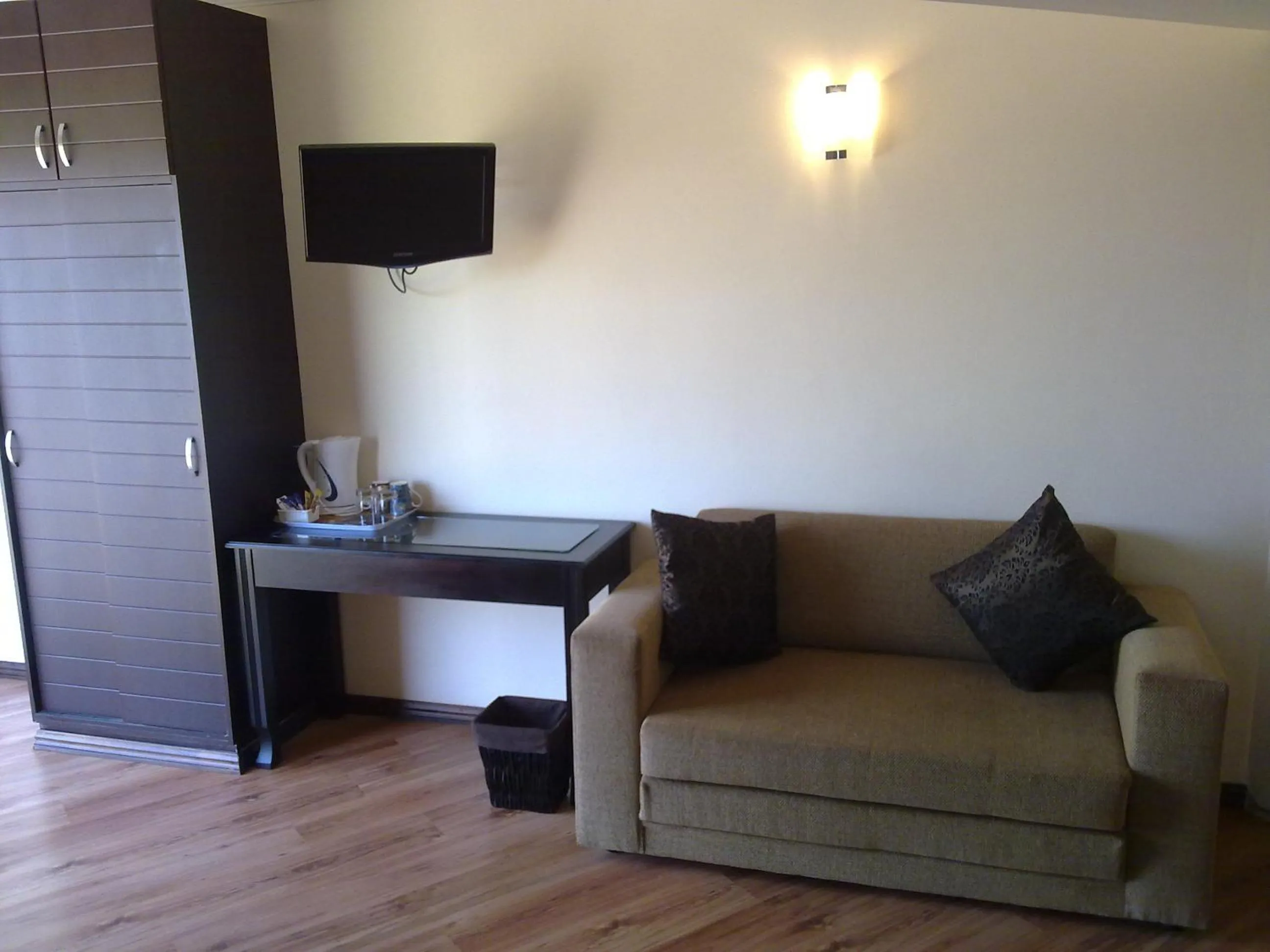 TV and multimedia in Regal Inn Ballito