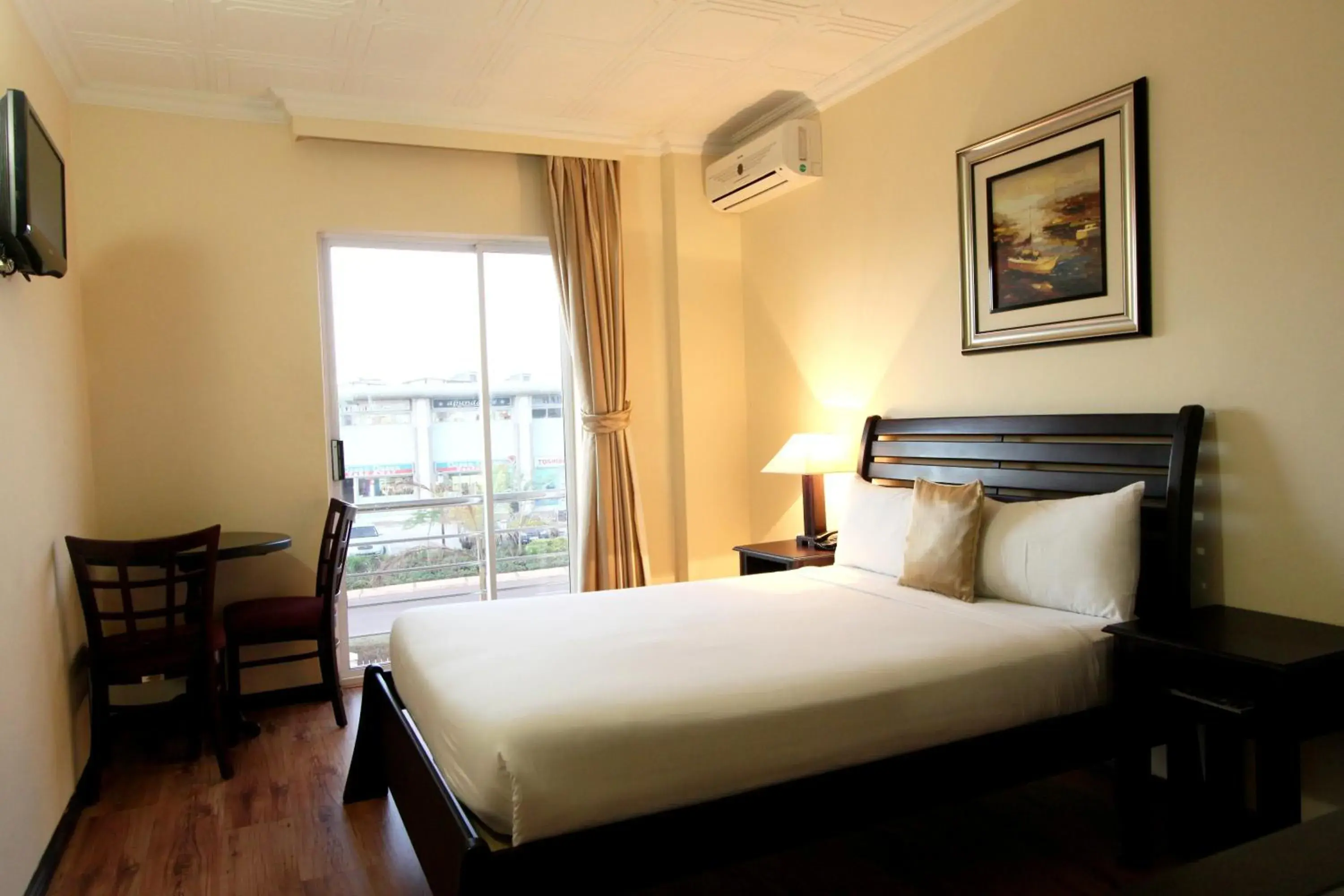 Standard Double Room in Regal Inn Ballito Standard Double Room in Regal Inn Ballito