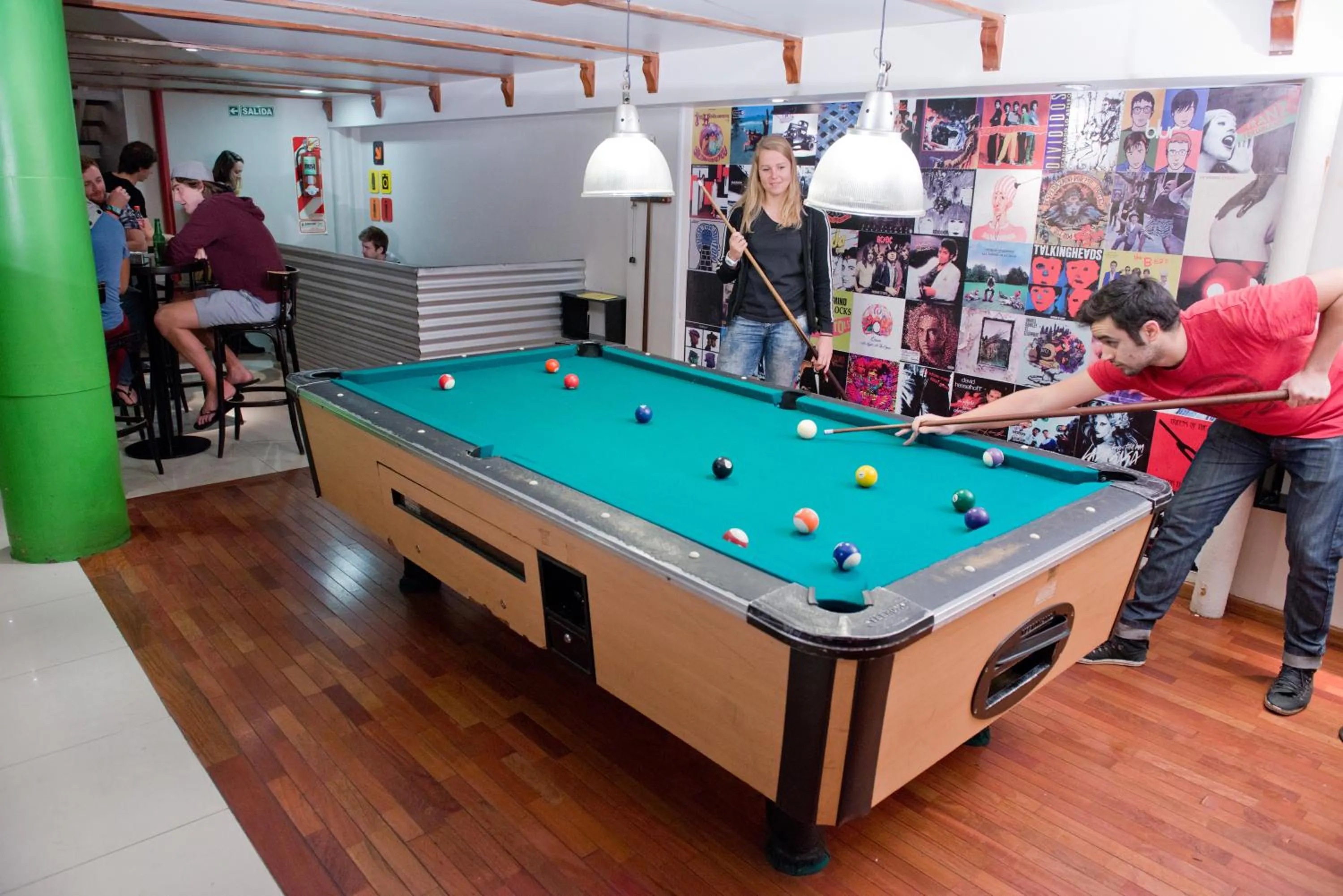 Billiard in Milhouse Hostel Hipo