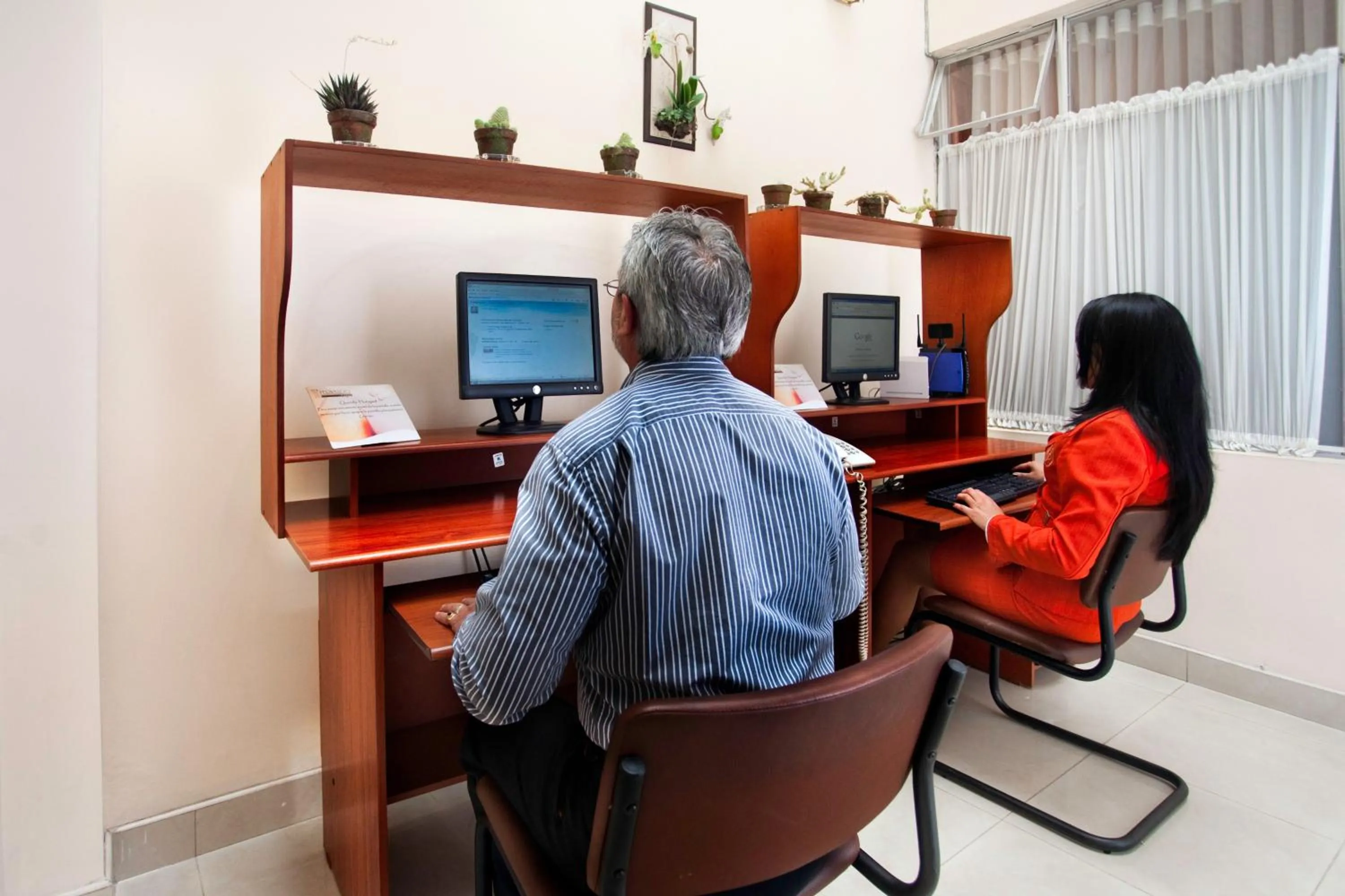 Staff in Hotel Fernando Plaza