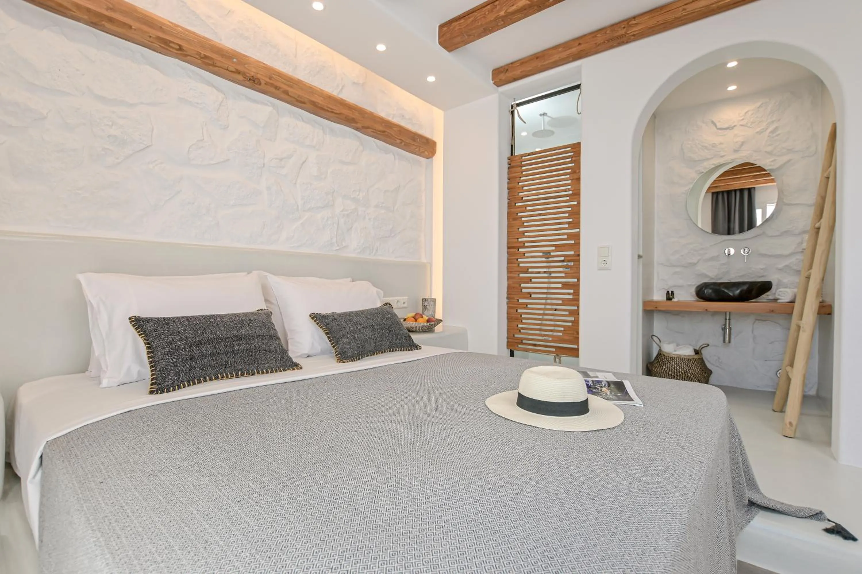 Bedroom, Bed in Naxos Blue Sky