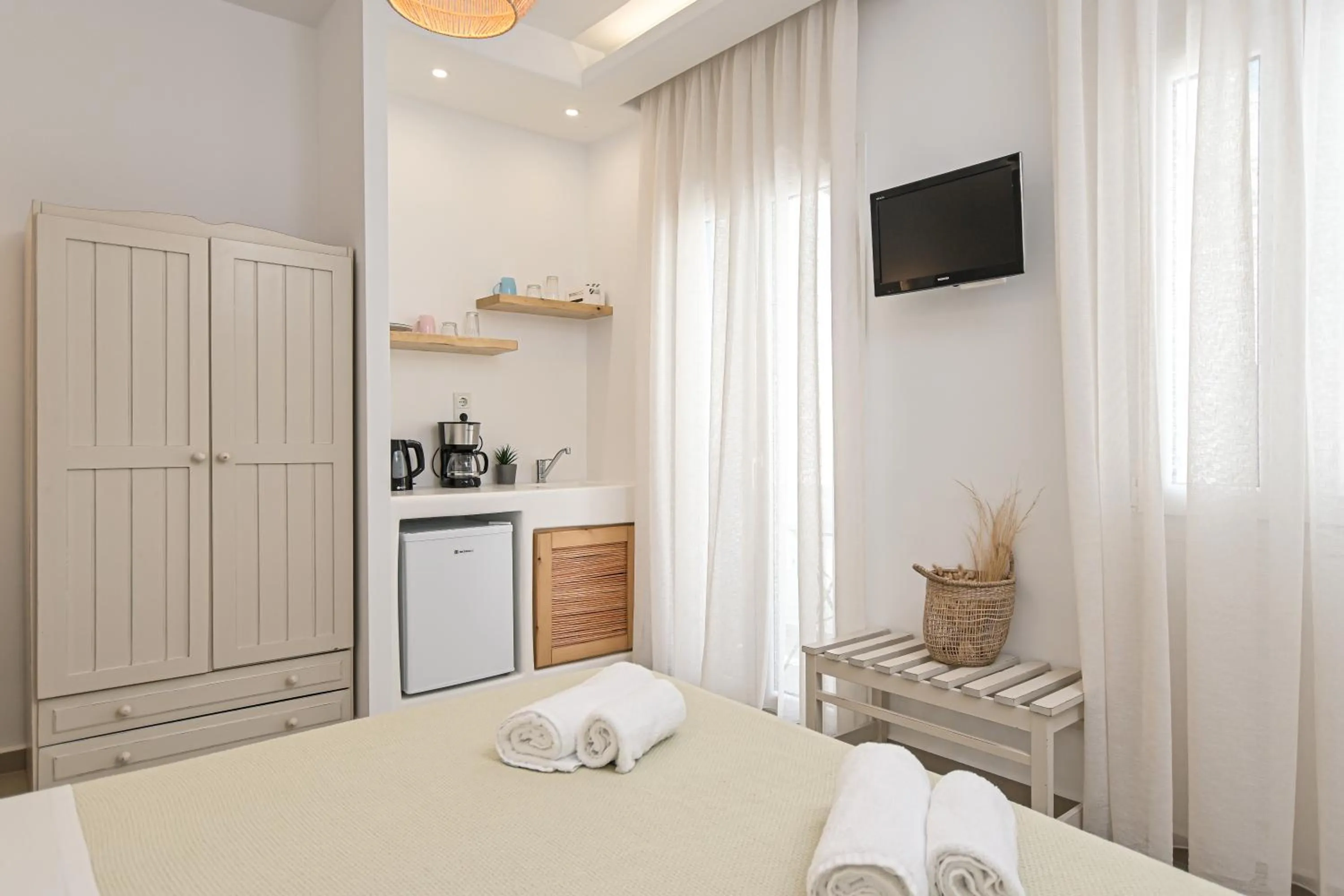 Other, Bed in Naxos Blue Sky