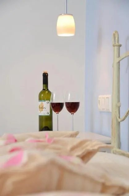 Decorative detail, Bed in Naxos Blue Sky