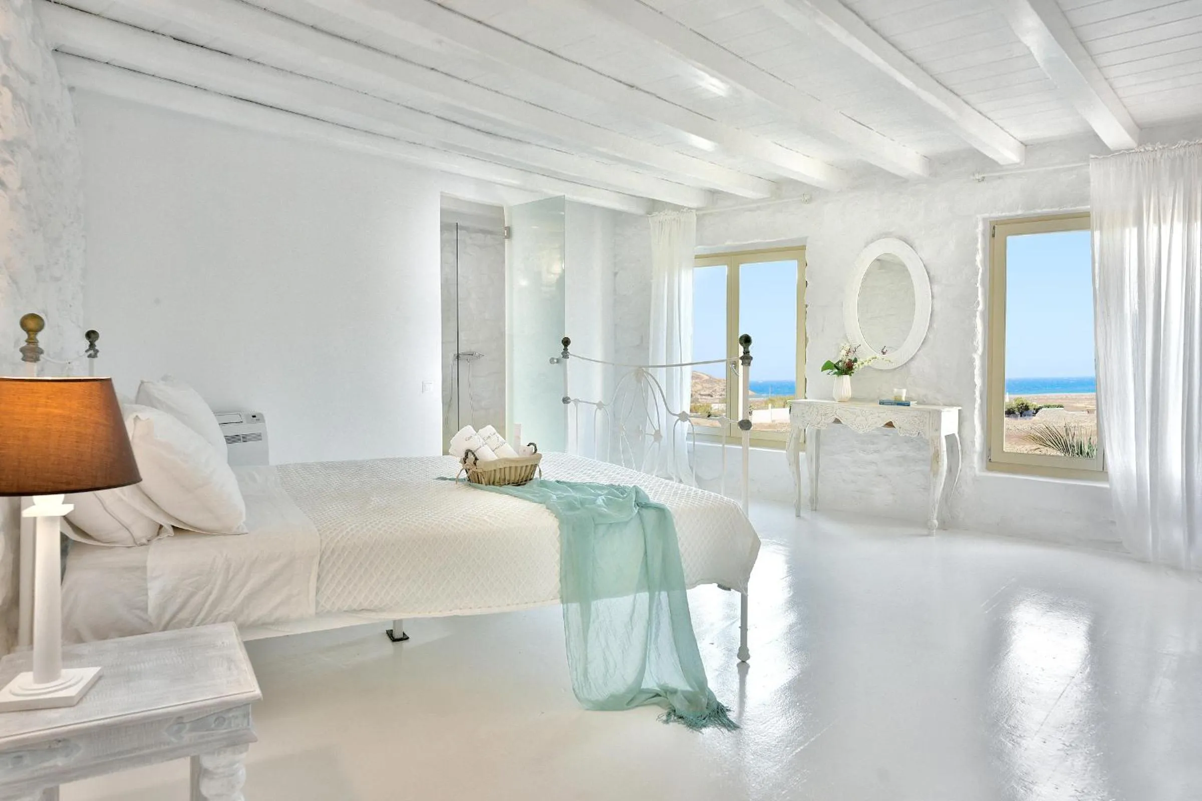 Bed in Mykonos Dream Villas