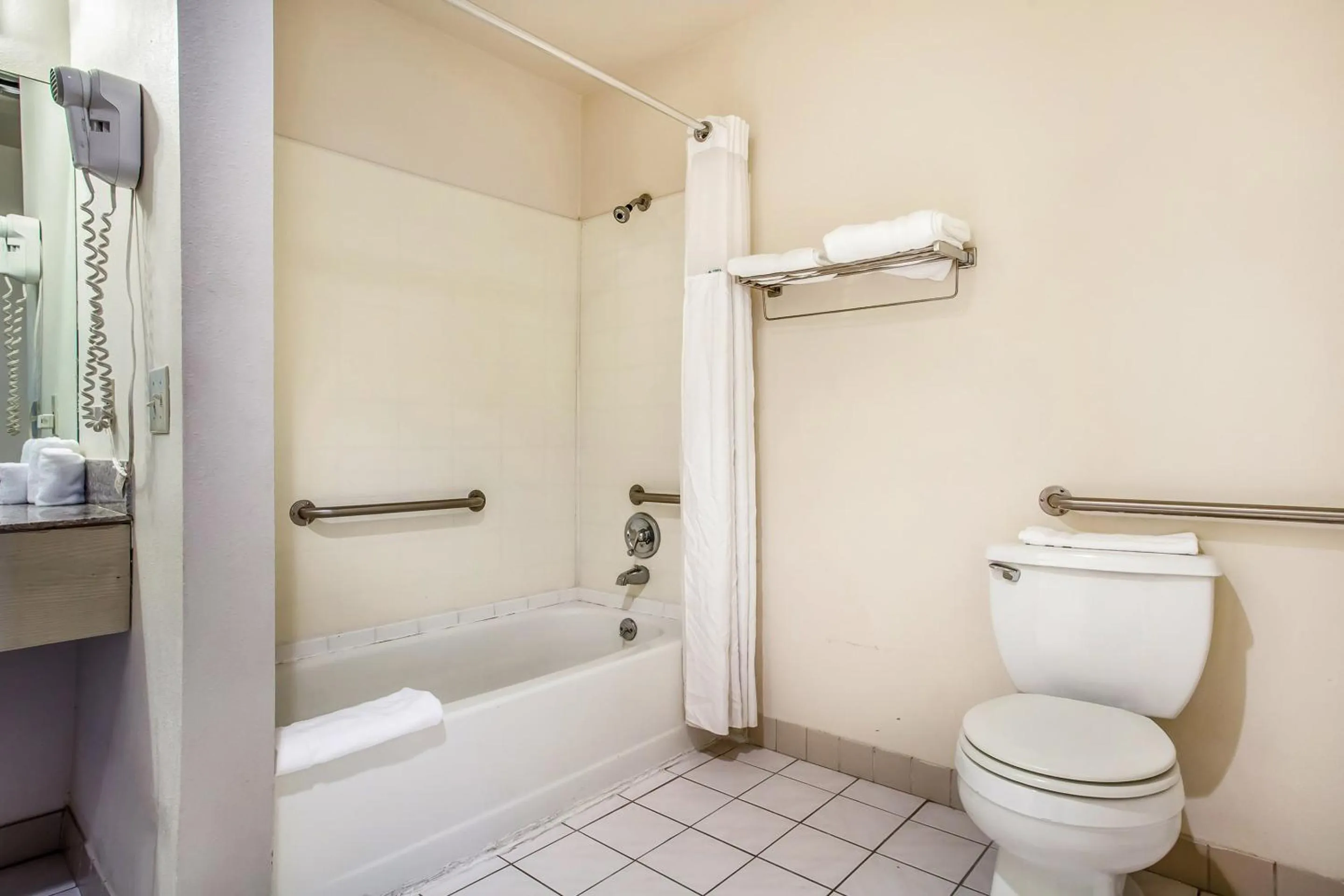 Bathroom in Arlington Motor Inn