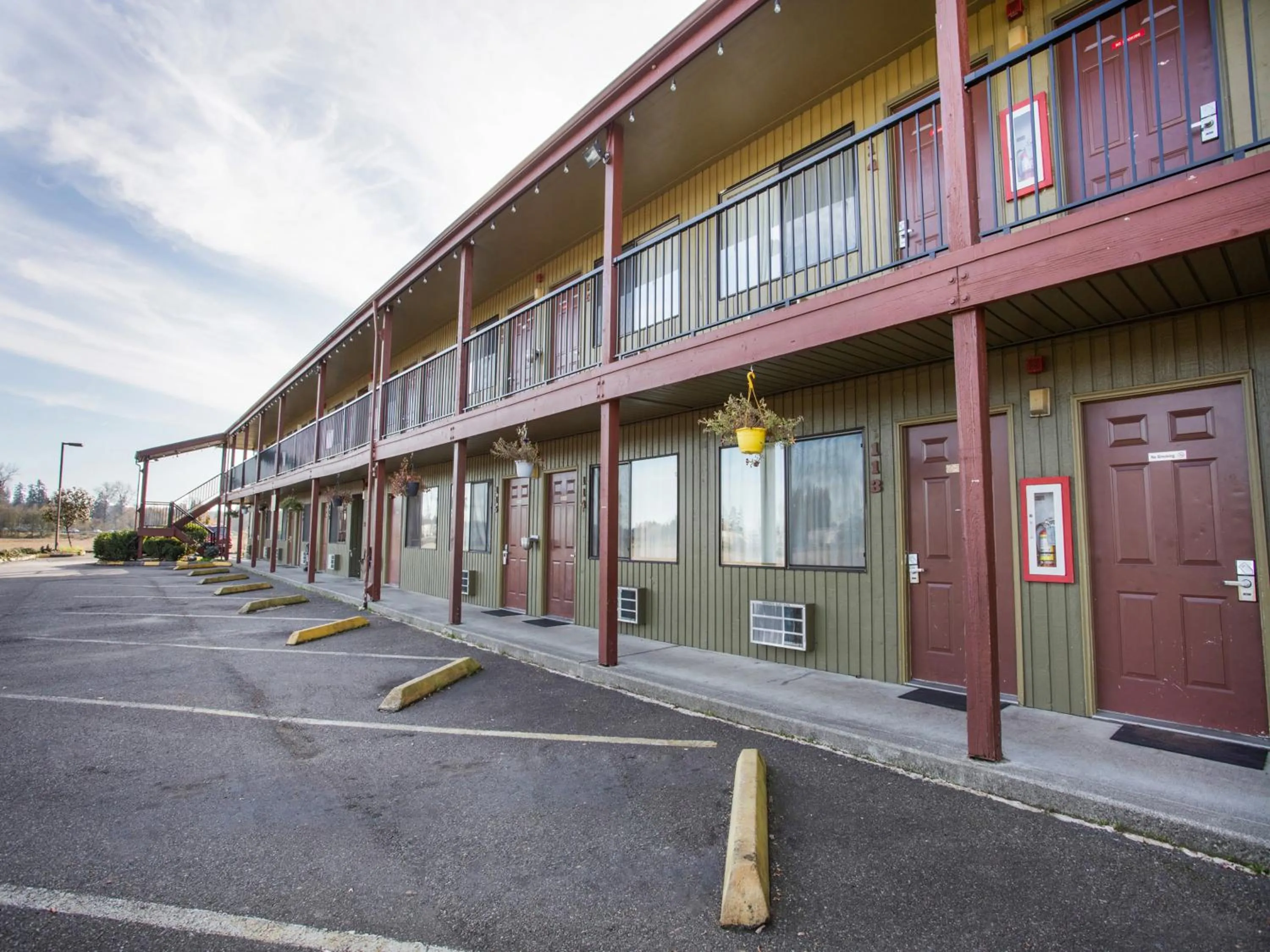 Facade/entrance in Arlington Motor Inn