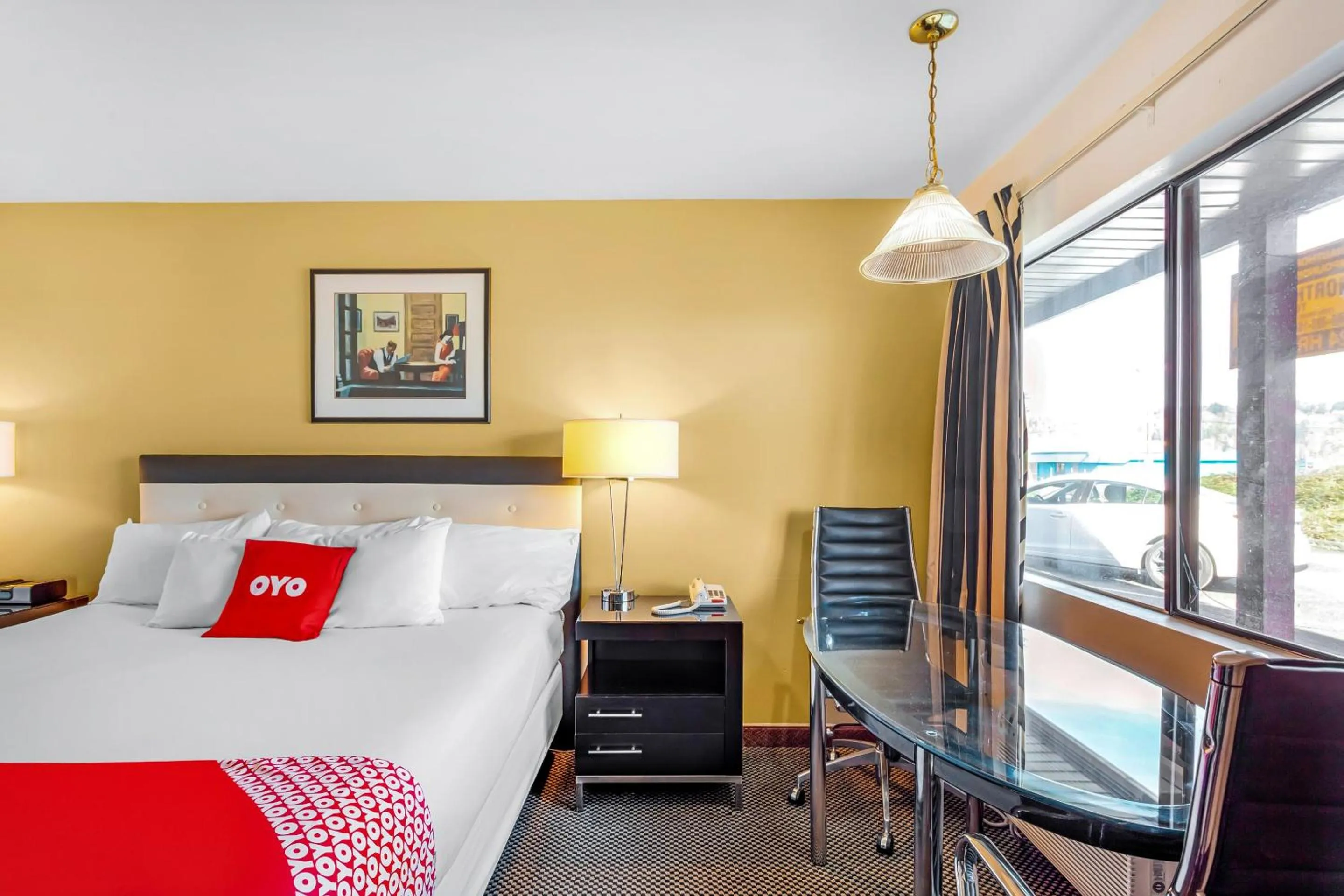 Bedroom, Bed in Arlington Motor Inn