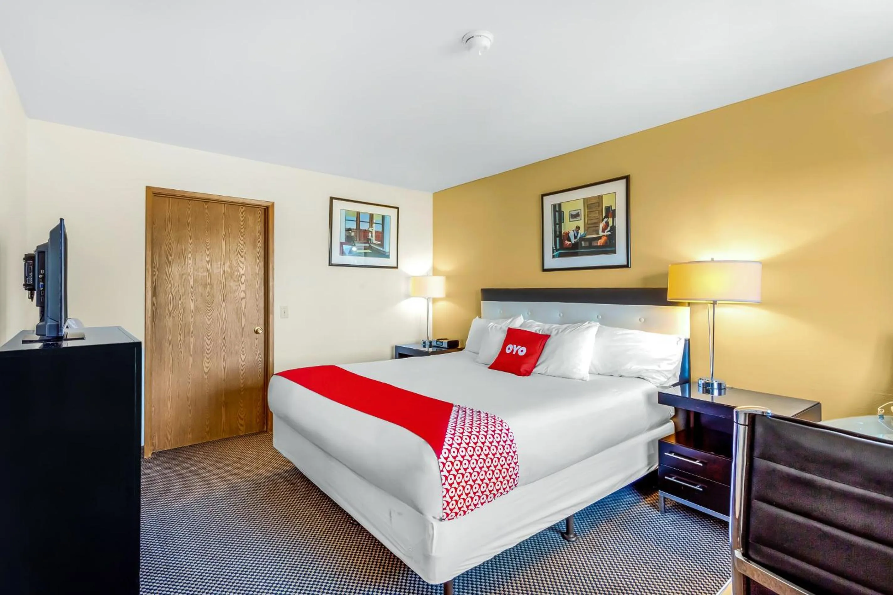 Bedroom, Bed in Arlington Motor Inn