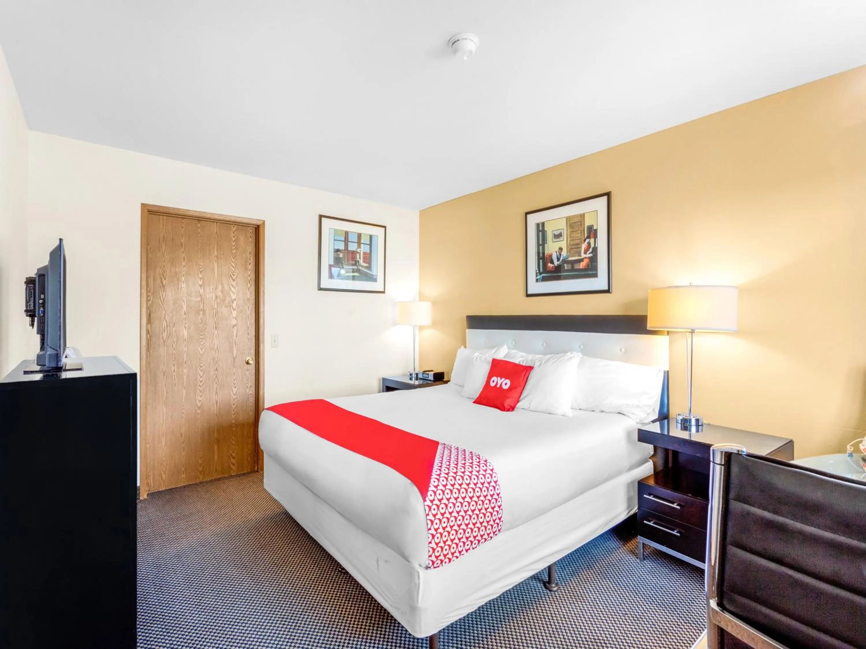 Bedroom, Bed in Arlington Motor Inn