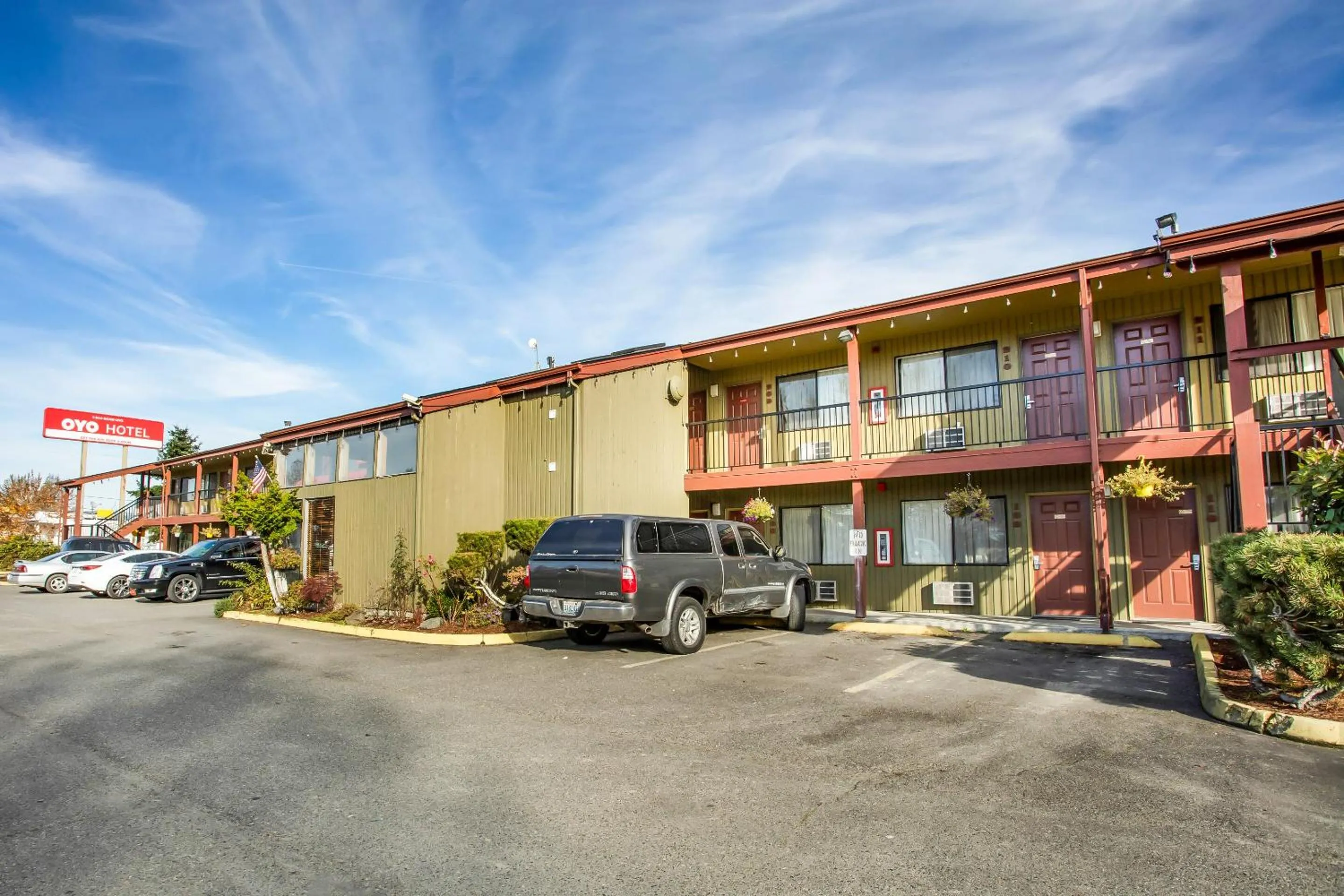 Facade/entrance in Arlington Motor Inn