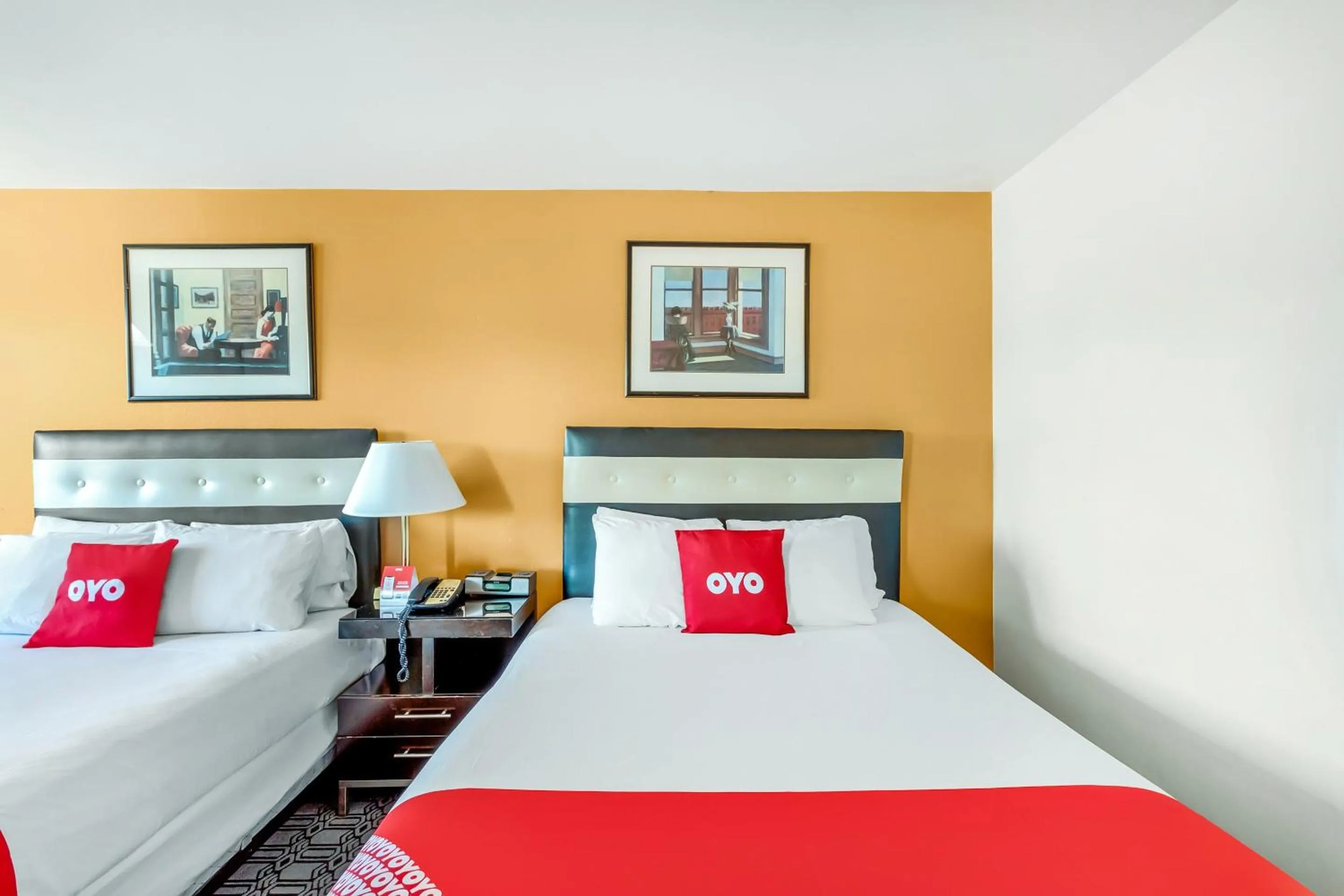 Bedroom, Bed in Arlington Motor Inn