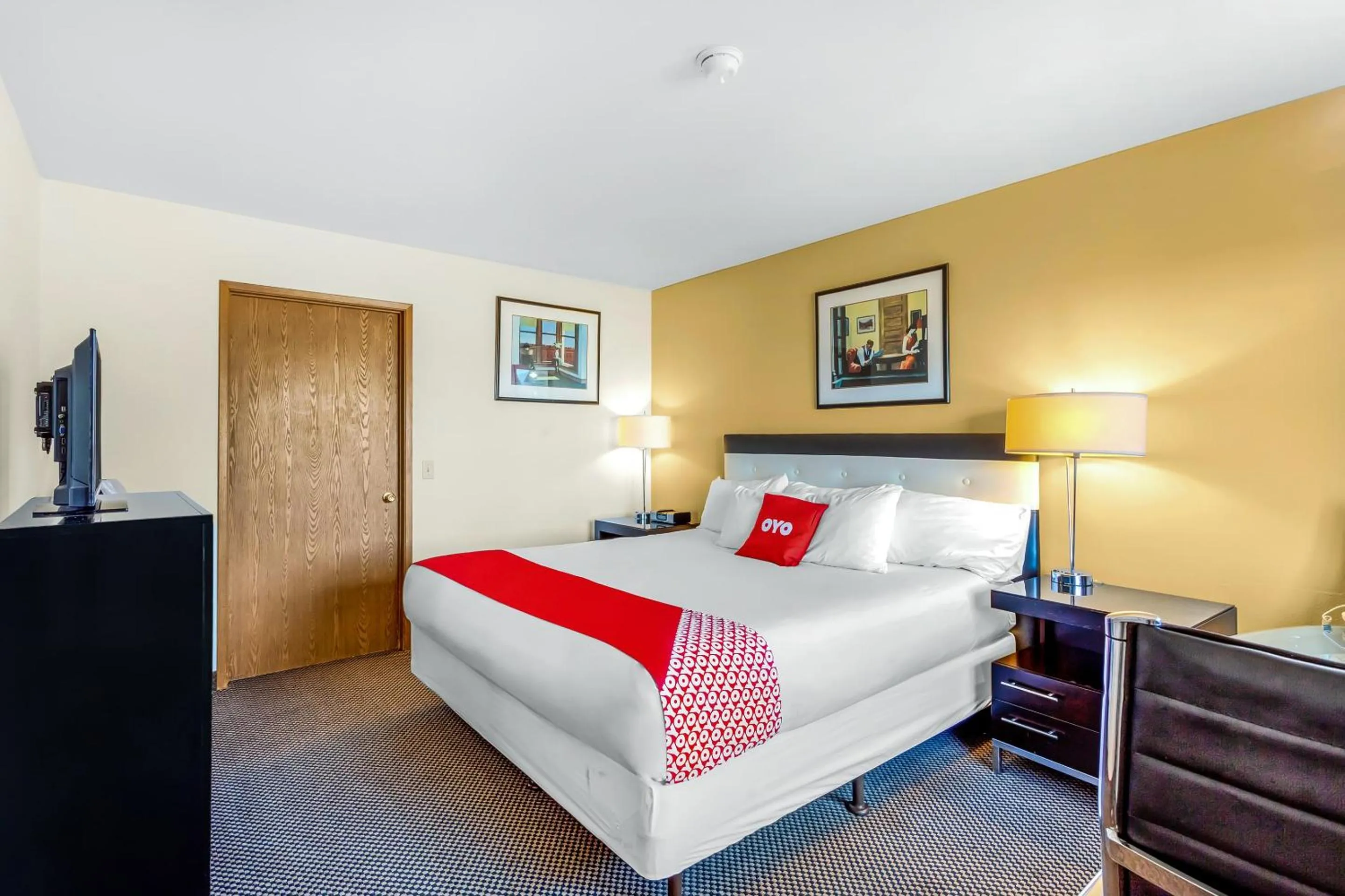 Bedroom, Bed in Arlington Motor Inn