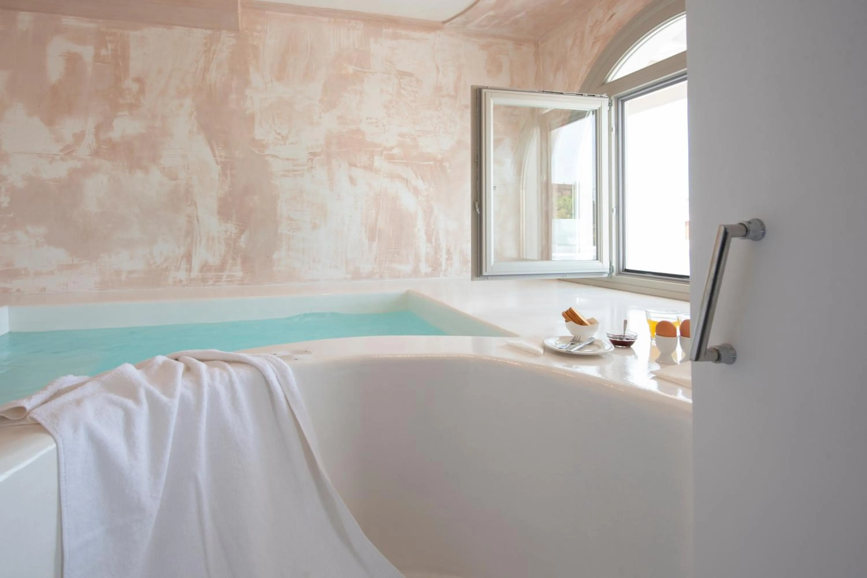 Hot Tub, Bed in Villa Galinia