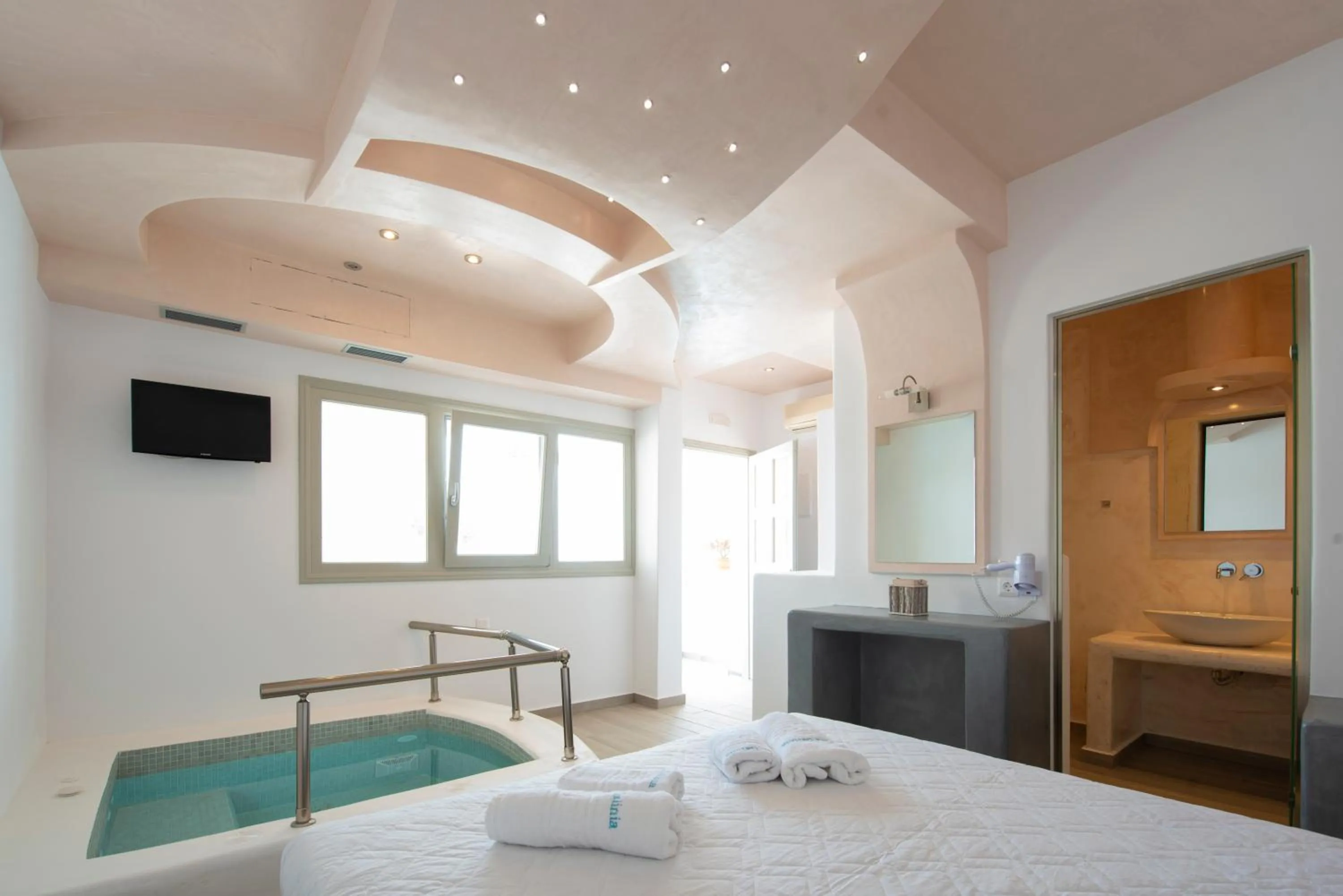 Bedroom, Bed in Villa Galinia