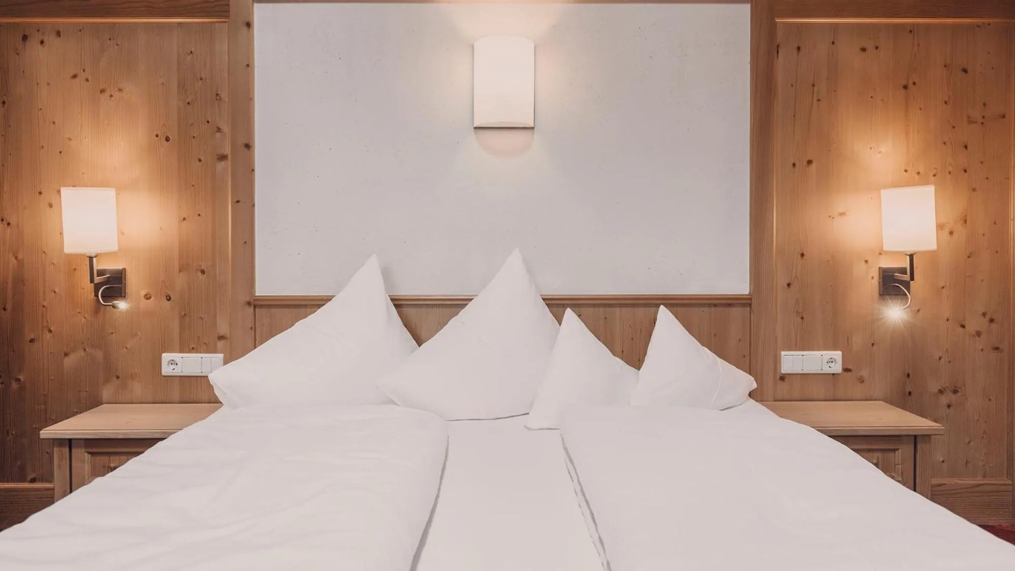 Photo of the whole room, Bed in Hotel Auhof Kappl