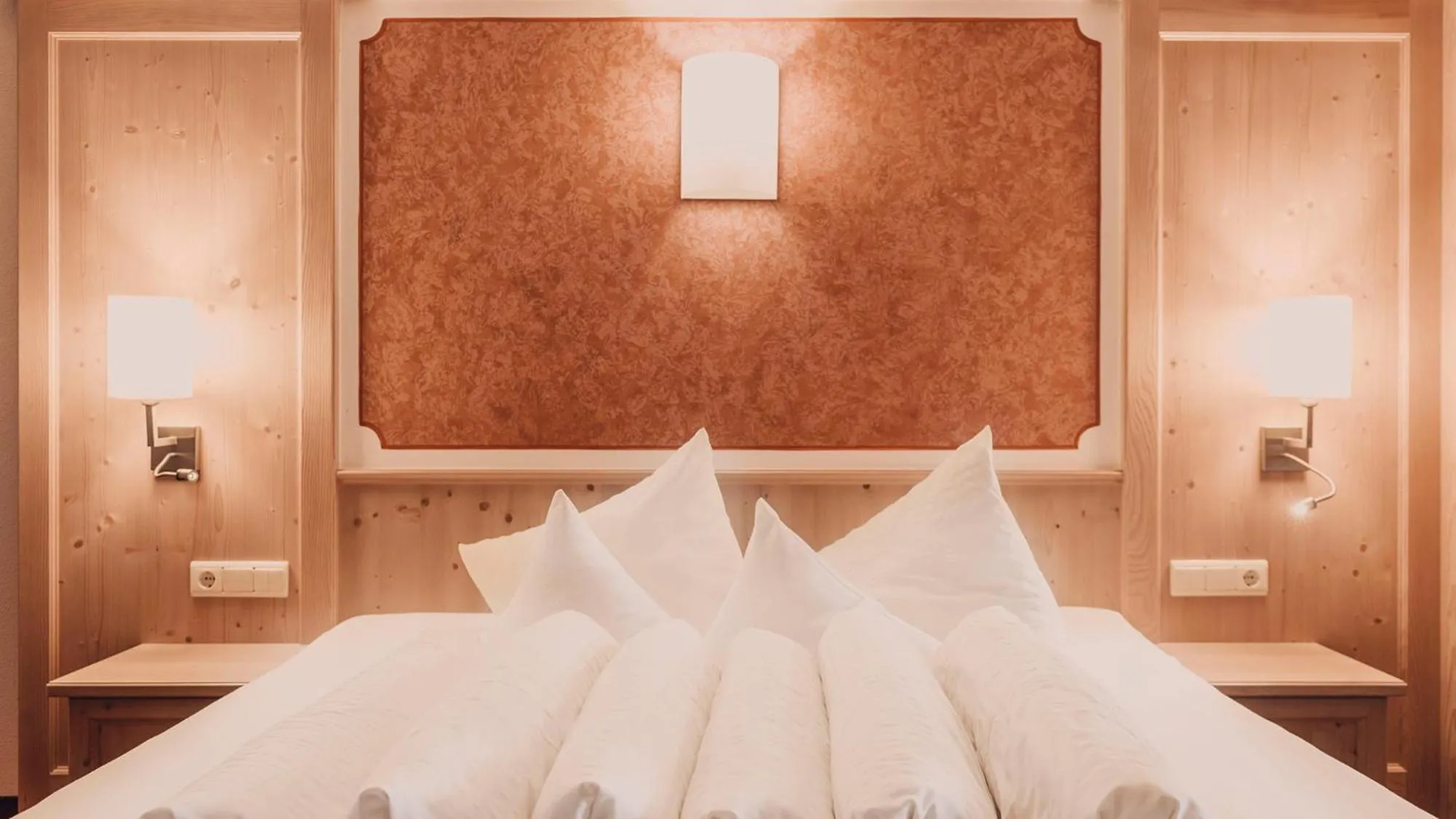 Photo of the whole room, Bed in Hotel Auhof Kappl