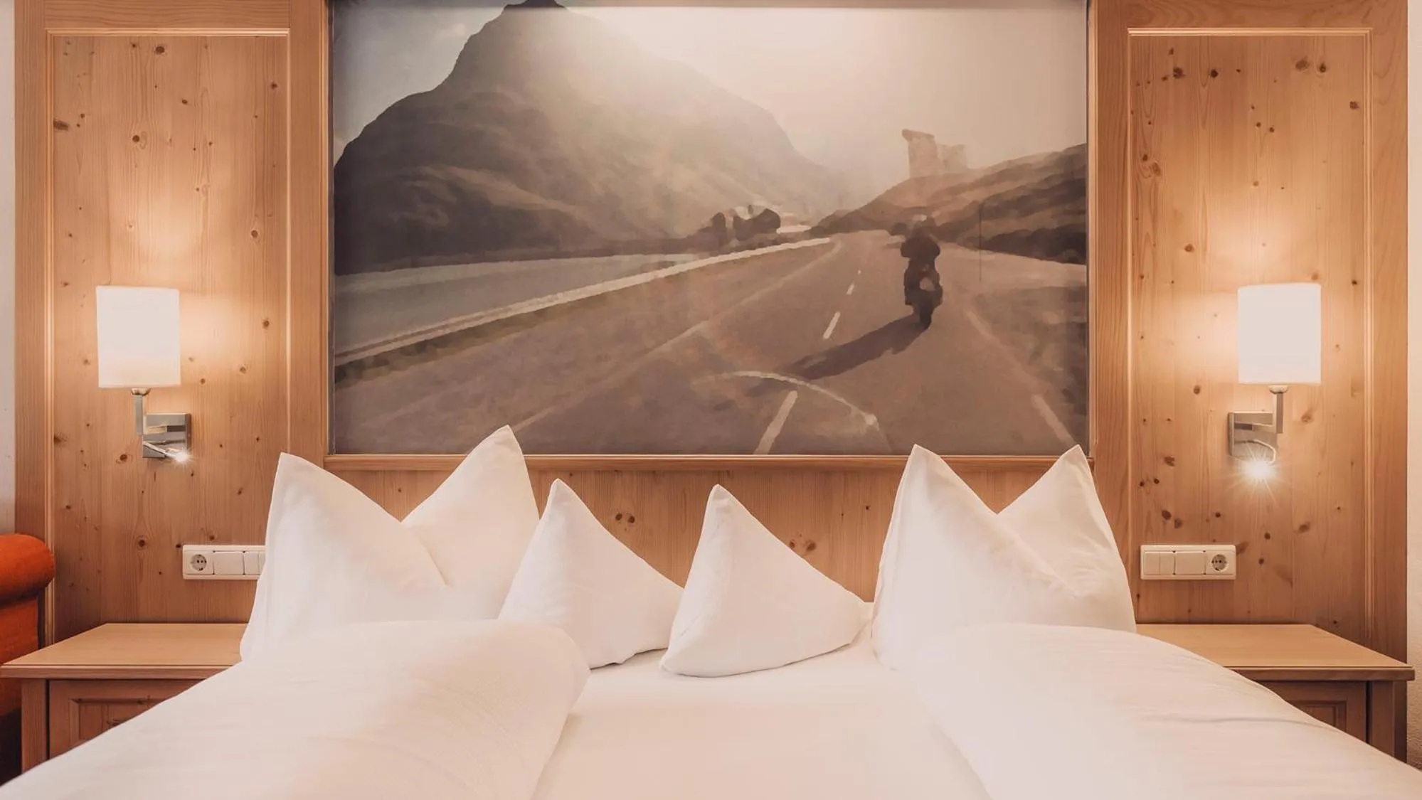 Photo of the whole room, Bed in Hotel Auhof Kappl