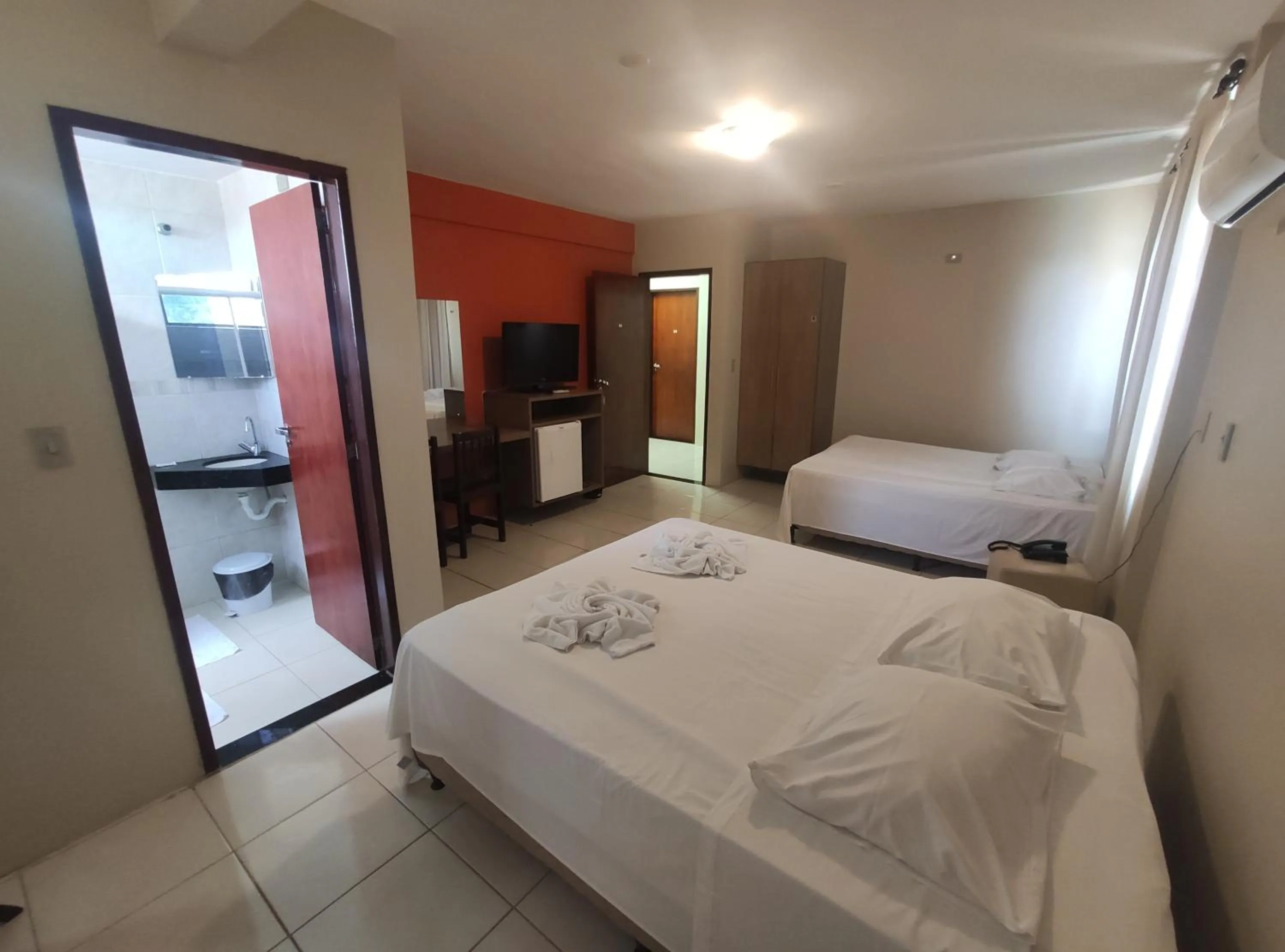 Photo of the whole room, Bed in Pousada Vila do Porto