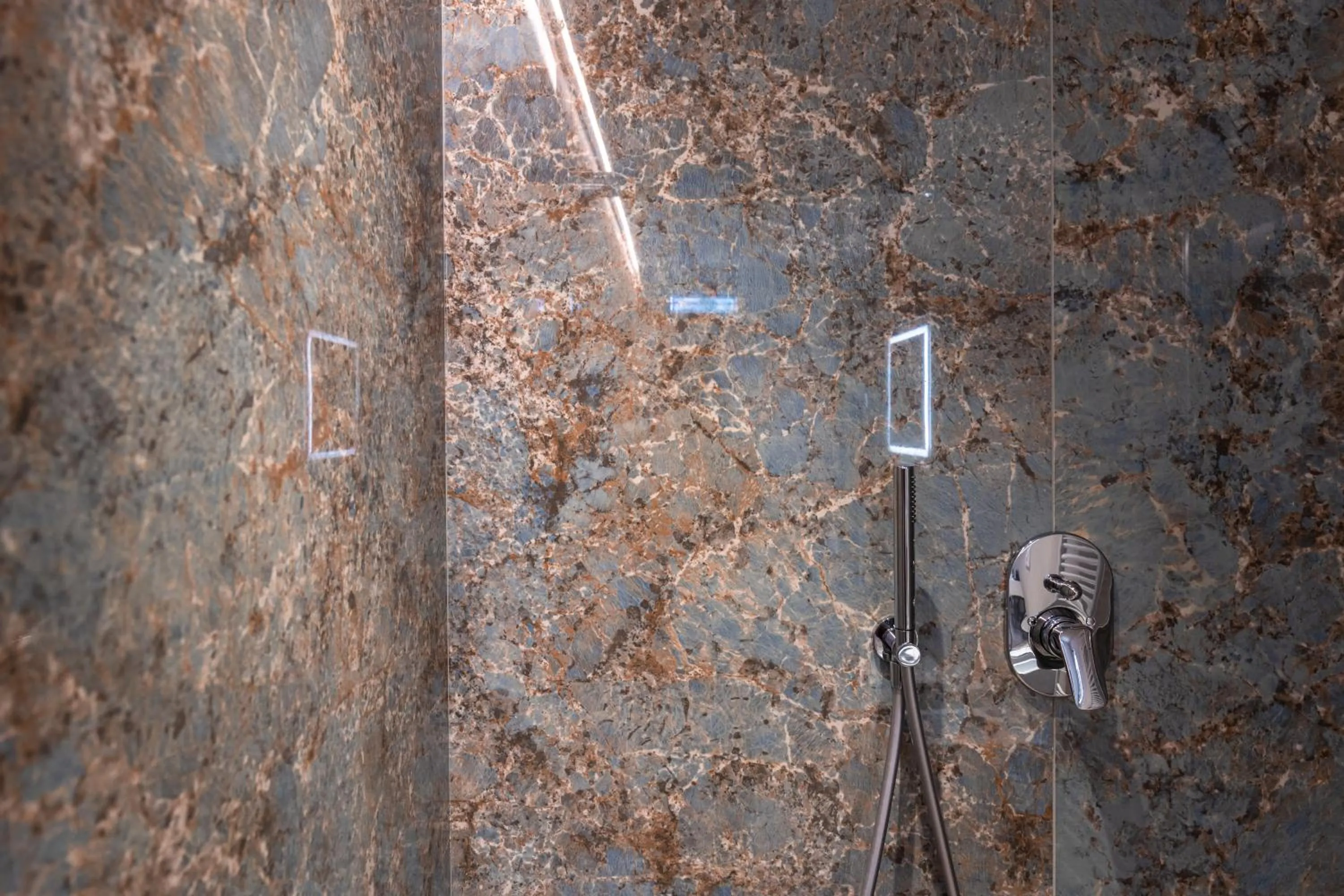 Shower in Hotel Cristal