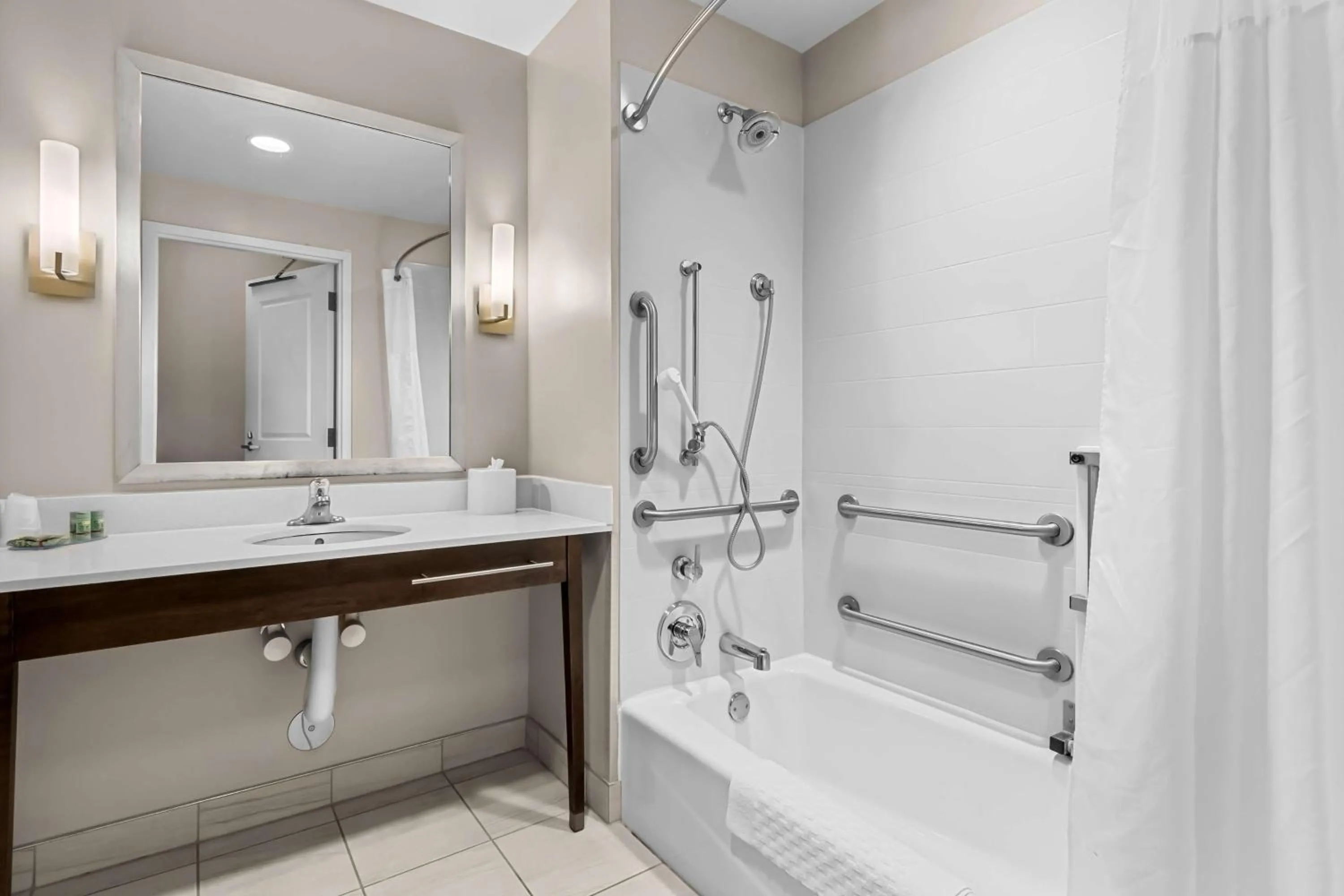 Bathroom in Best Western Gettysburg