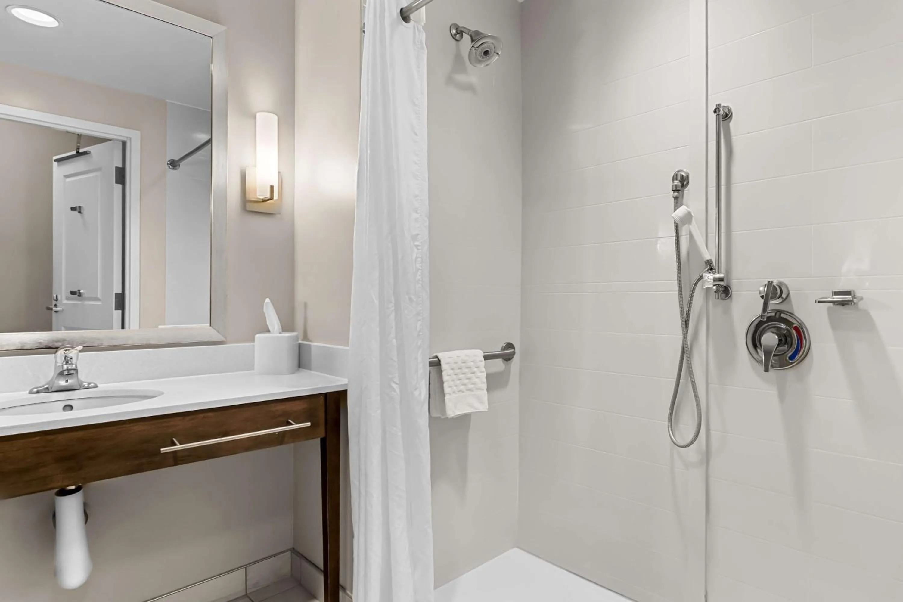 Bathroom in Best Western Gettysburg