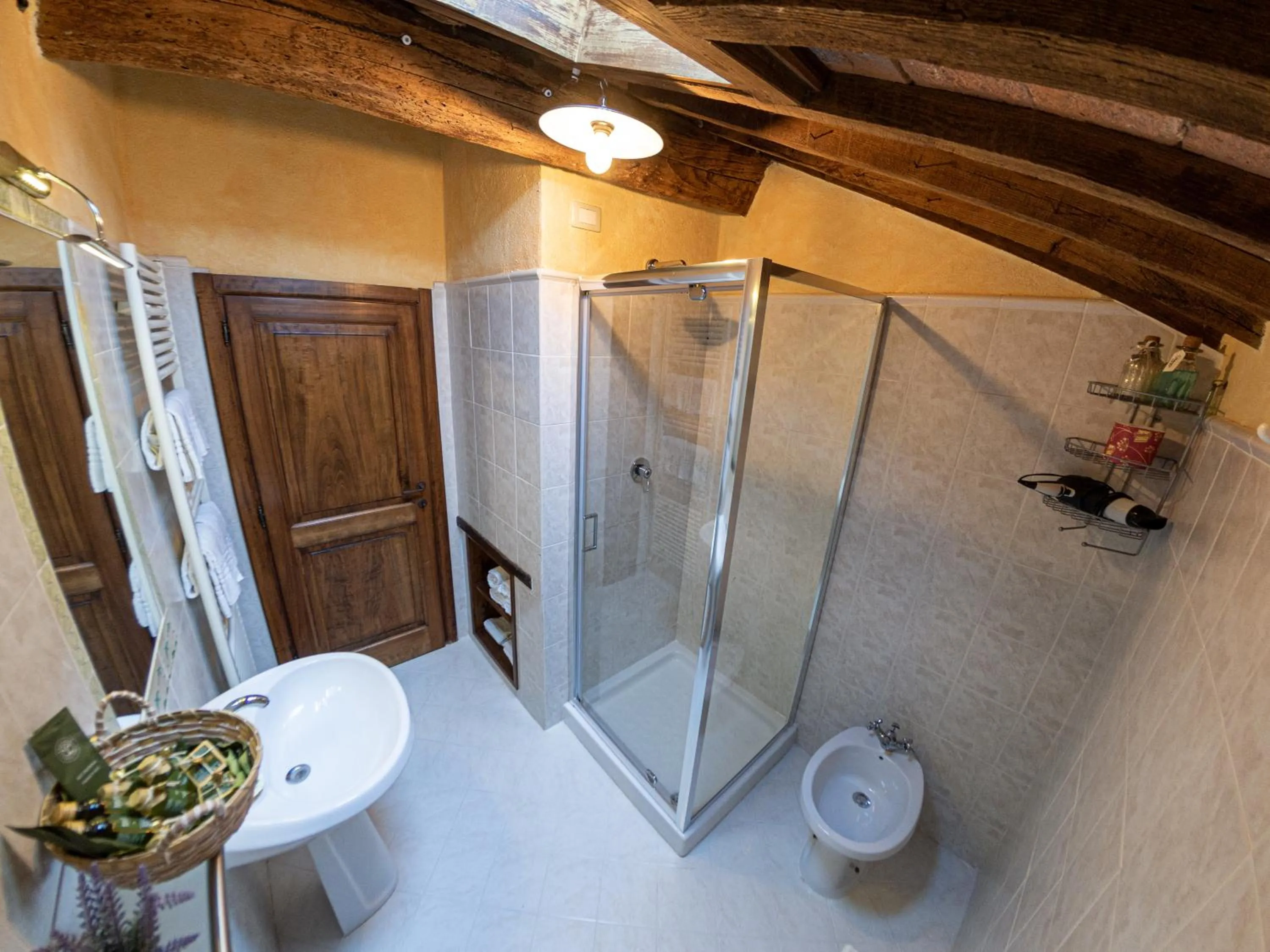 Shower in Monastero San Silvestro