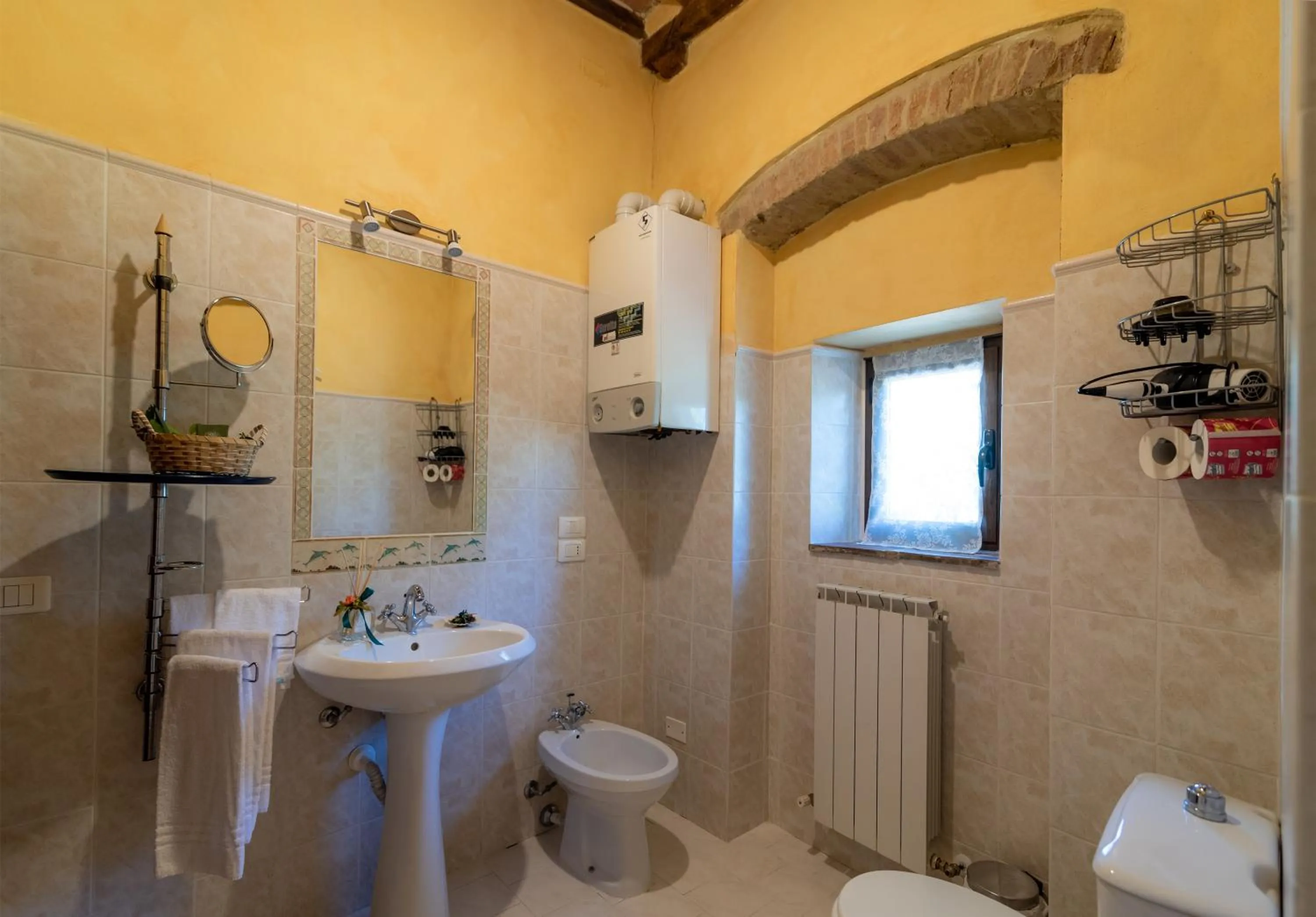 Shower in Monastero San Silvestro