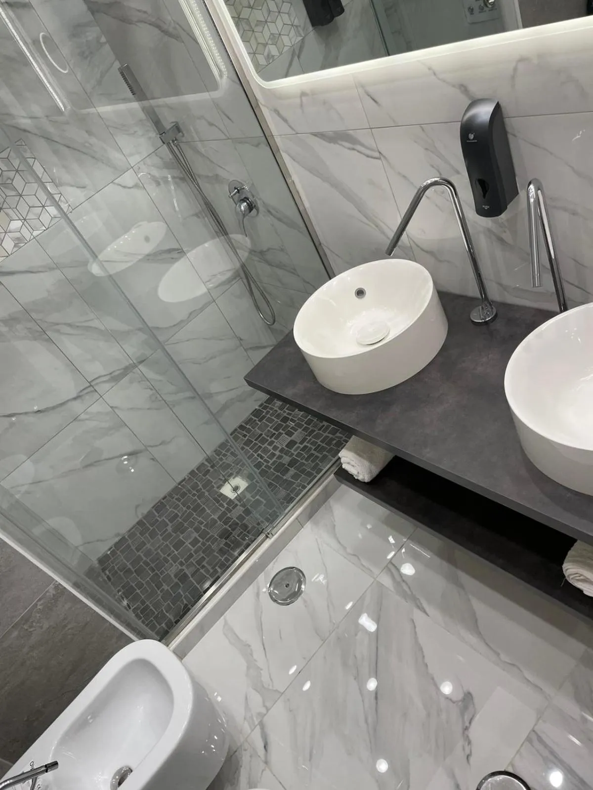 Bathroom in Terrazza Aragon Room and SPA