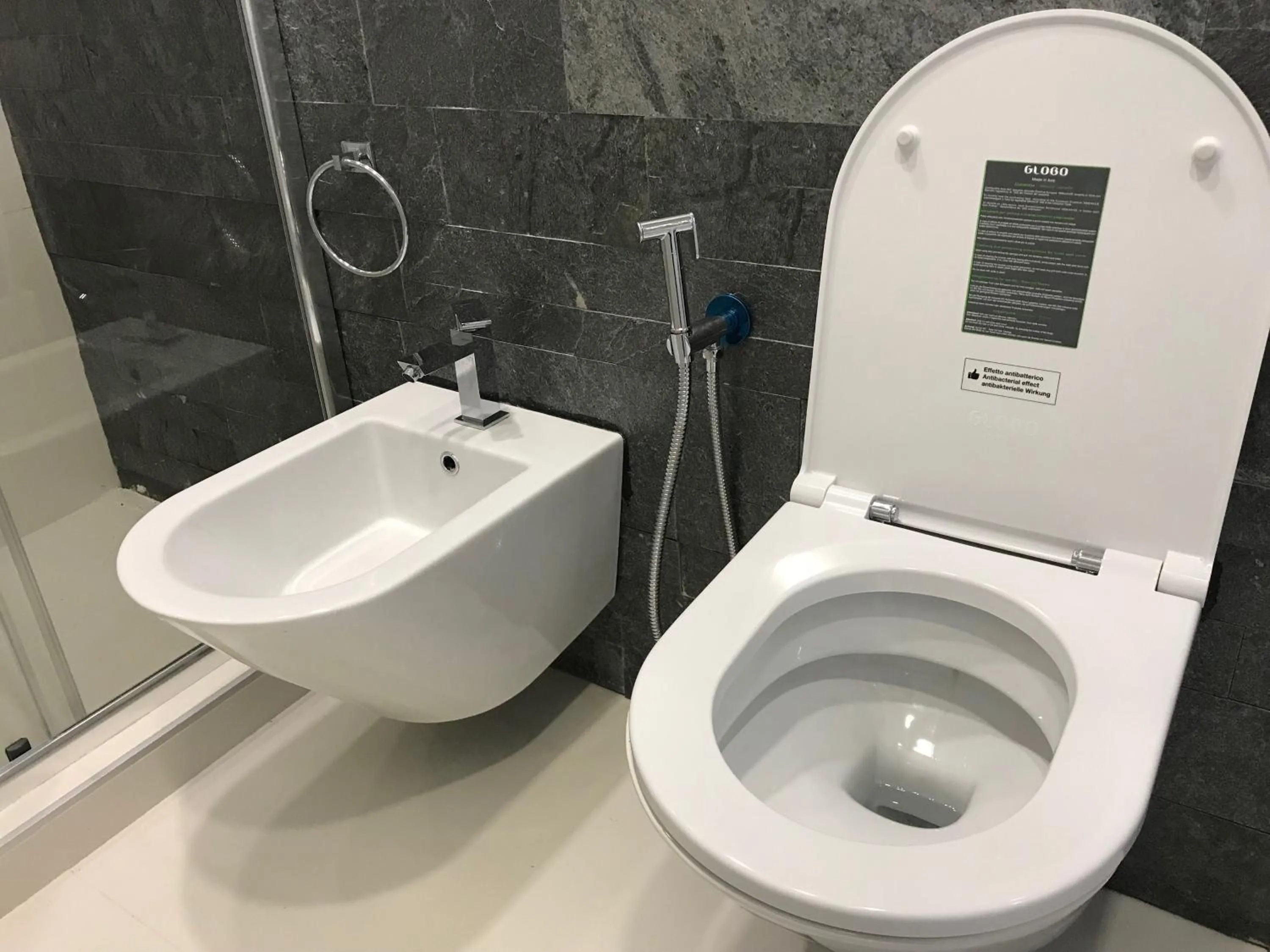 Bathroom in Terrazza Aragon Room and SPA