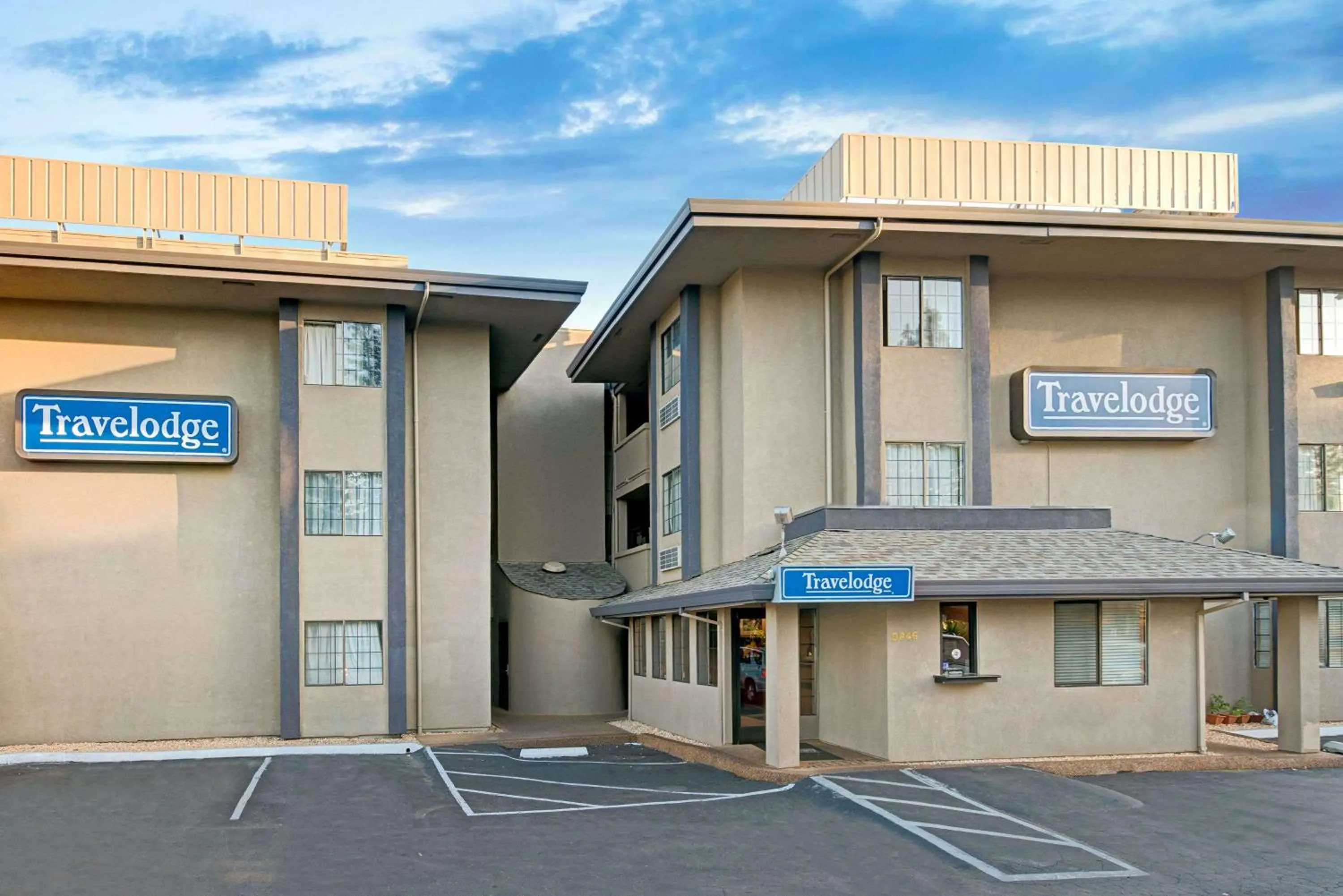 Property building in Travelodge by Wyndham Sacramento / Rancho Cordova