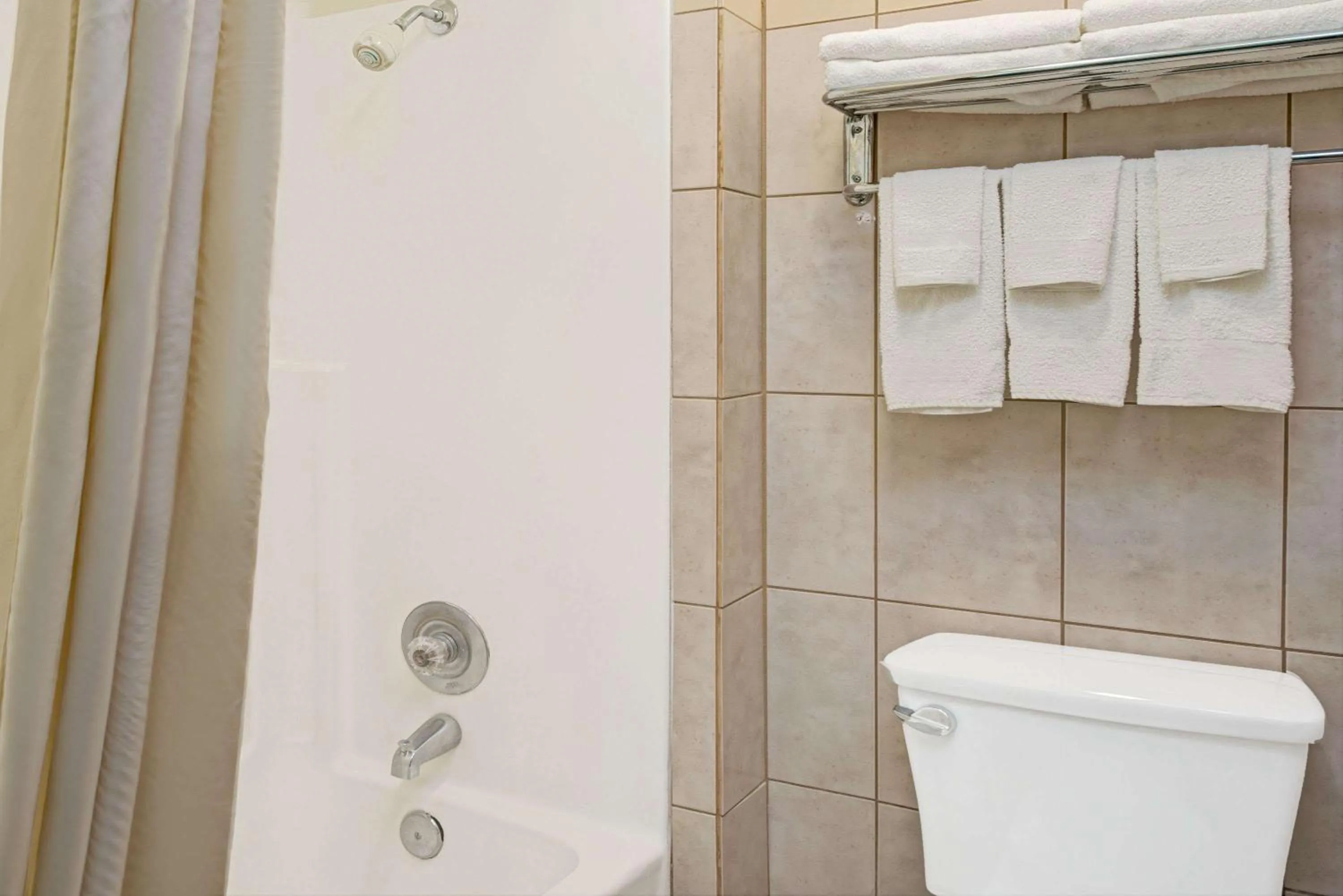 Bathroom in Travelodge by Wyndham Sacramento / Rancho Cordova