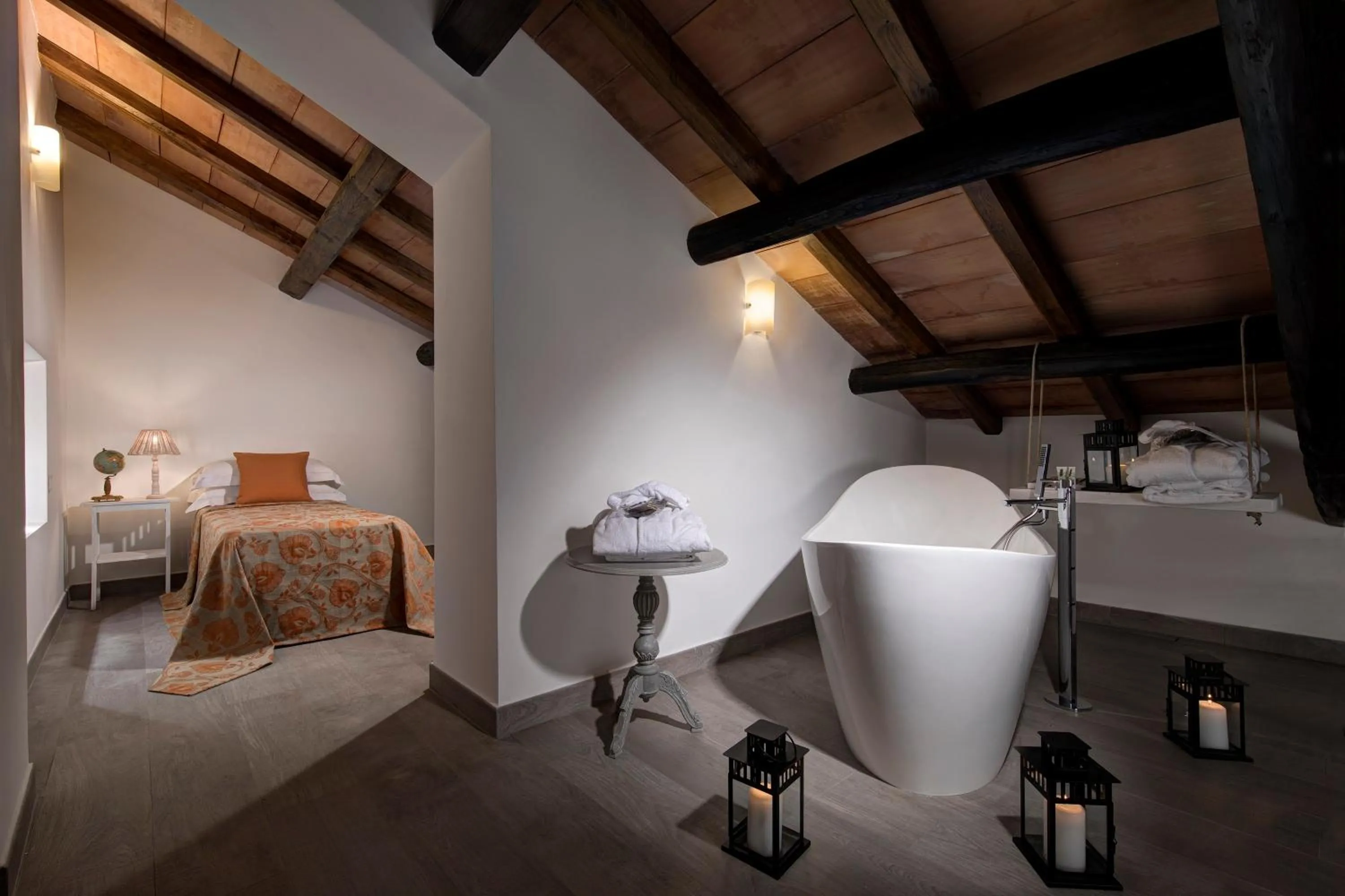 Bath, Bed in Borgo Pallavicini Mori