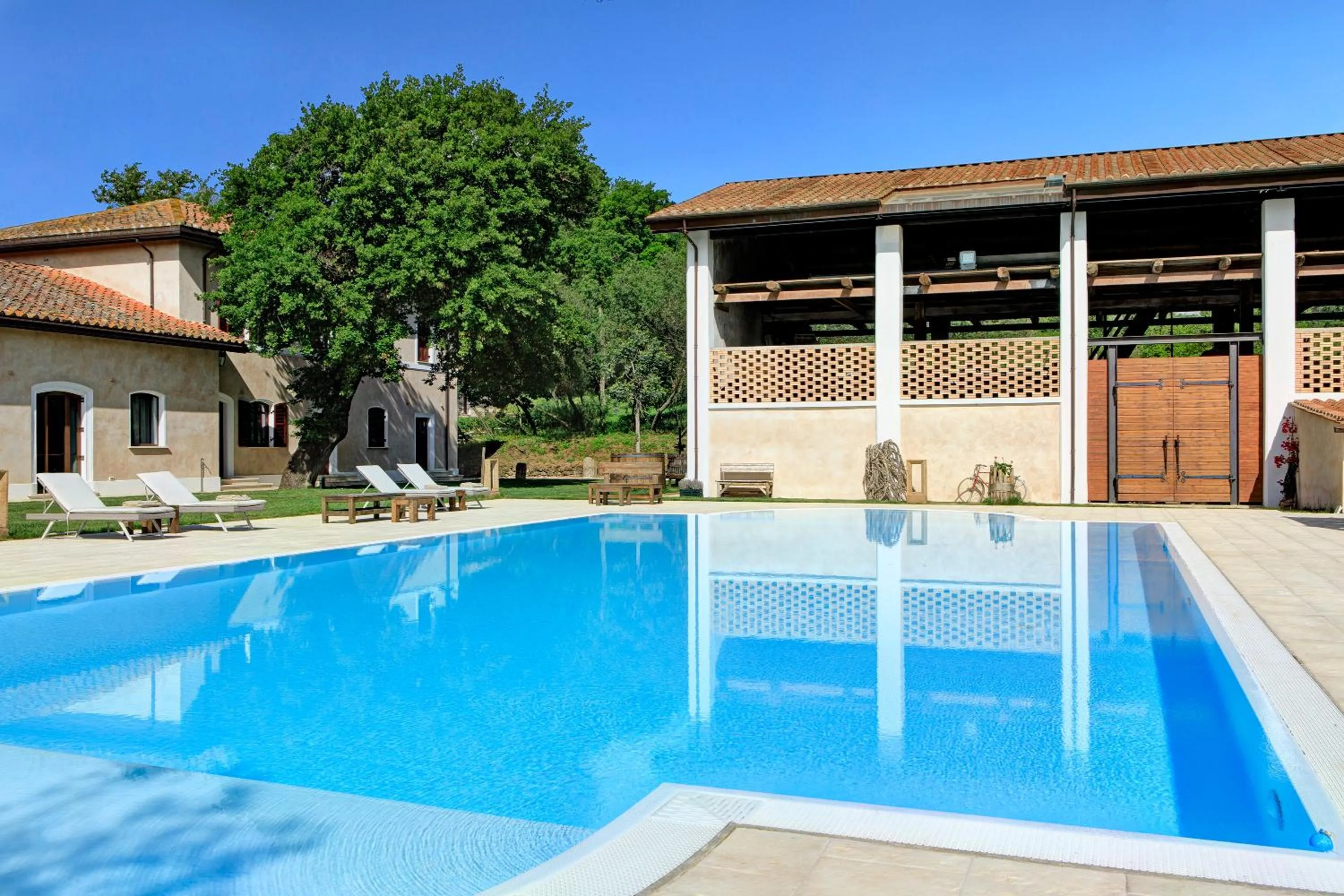 Swimming pool in Borgo Pallavicini Mori